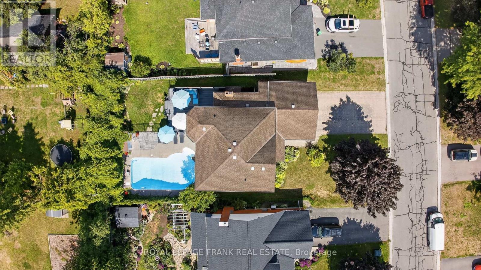 












1805 PARKWOOD CIRCLE

,
Peterborough (Monaghan Ward 2),




Ontario
K9J8C3

