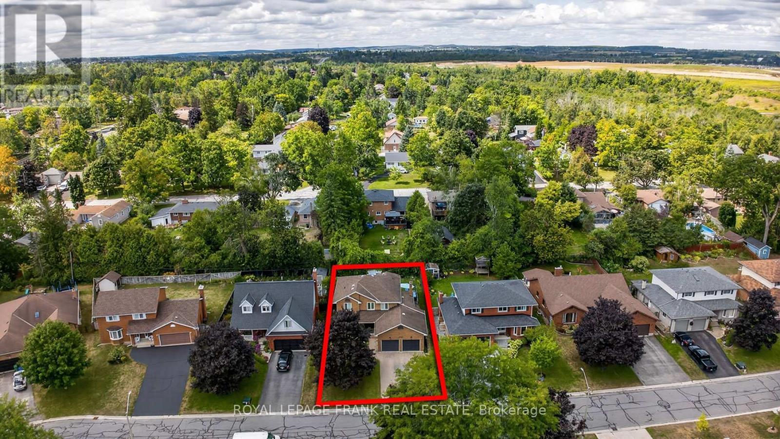 












1805 PARKWOOD CIRCLE

,
Peterborough (Monaghan Ward 2),




Ontario
K9J8C3

