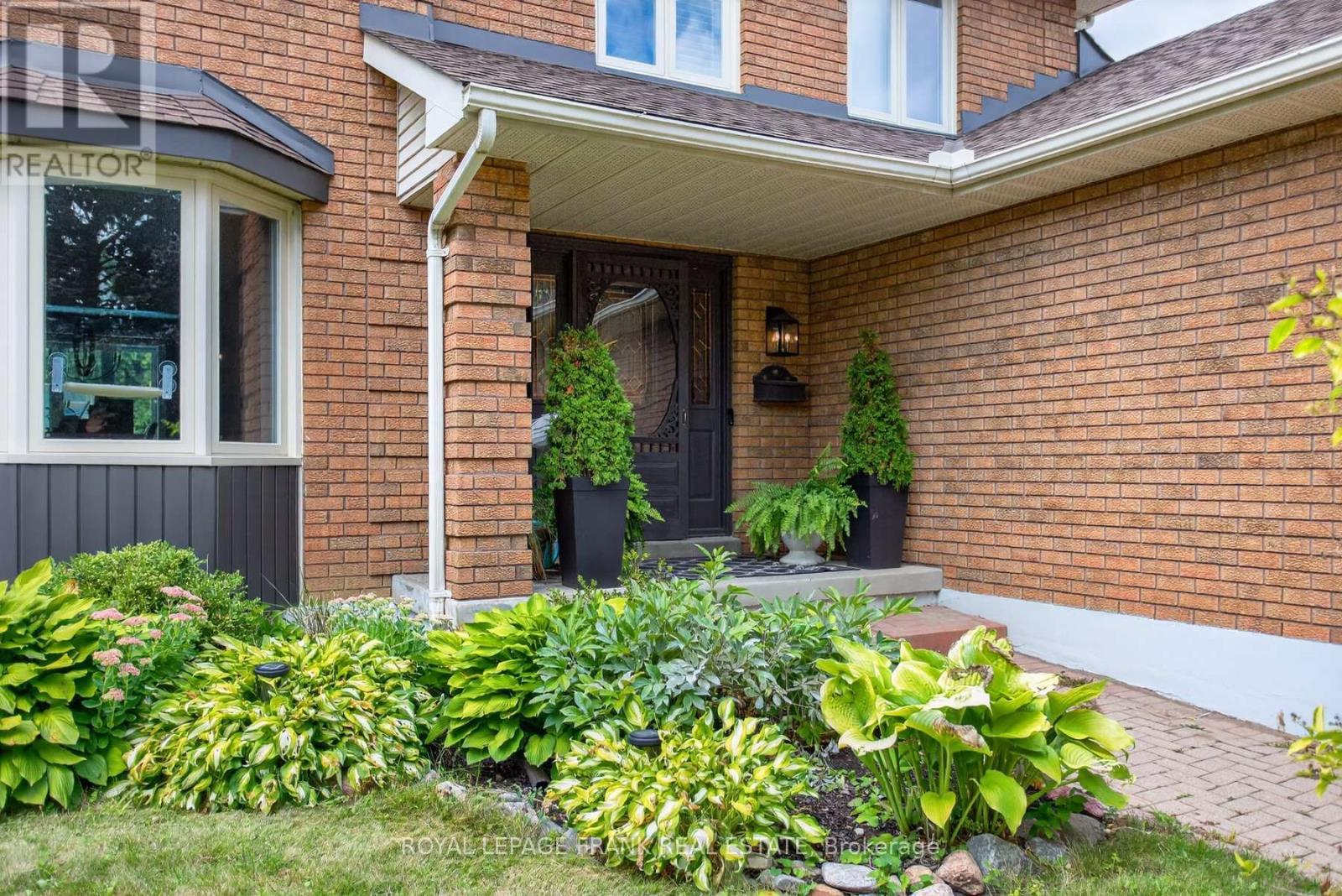 












1805 PARKWOOD CIRCLE

,
Peterborough (Monaghan Ward 2),




Ontario
K9J8C3

