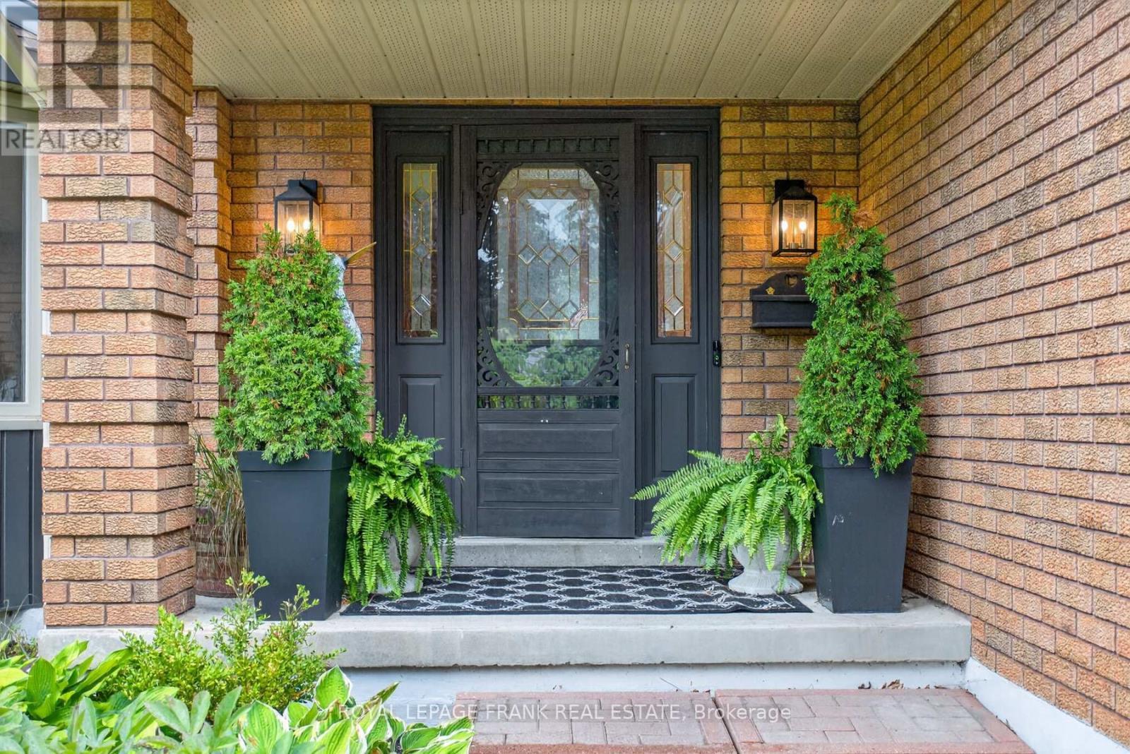 












1805 PARKWOOD CIRCLE

,
Peterborough (Monaghan Ward 2),




Ontario
K9J8C3

