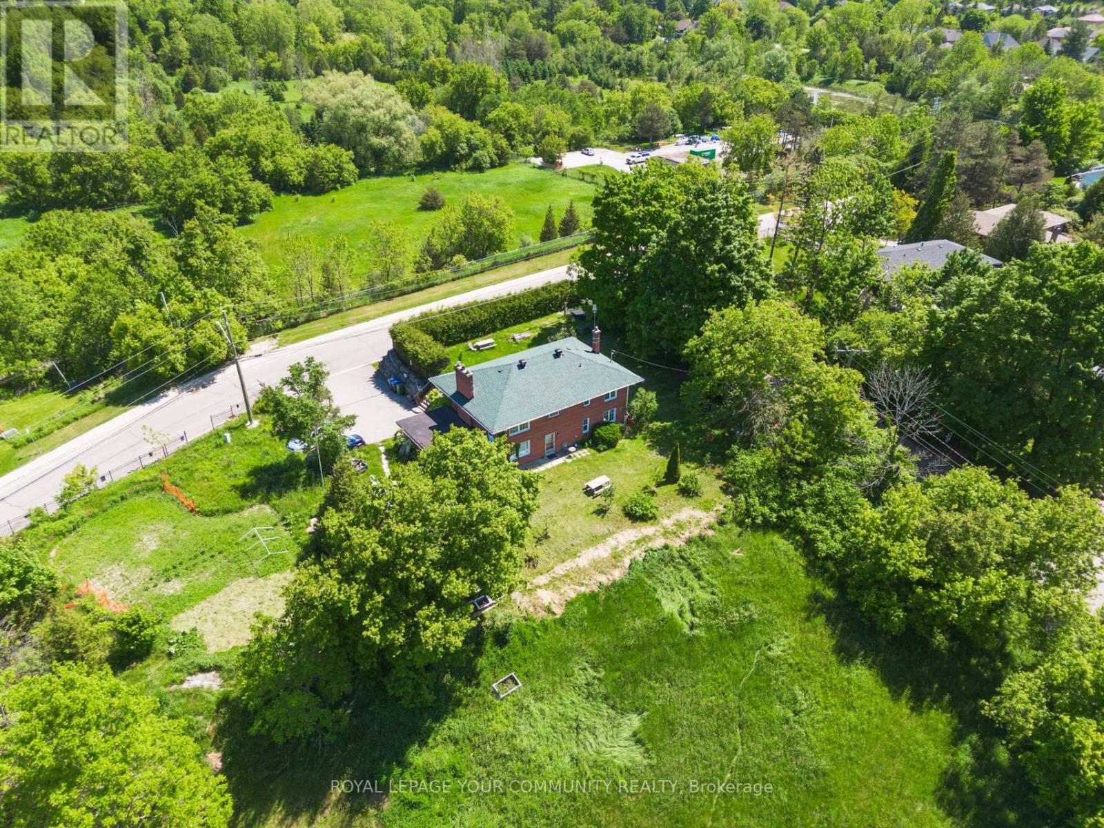 












58 OLD KING ROAD

,
Caledon,




Ontario
L7E3J5

