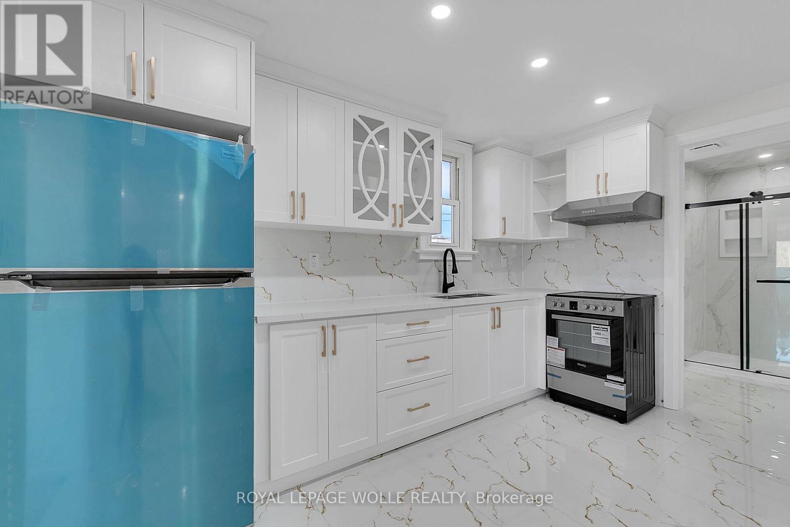 












1 - 581 LANCASTER STREET W

,
Kitchener,




Ontario
N2K1M5

