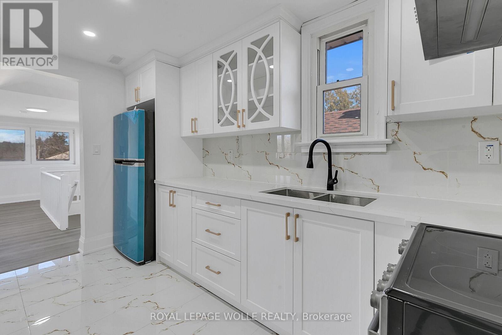 












1 - 581 LANCASTER STREET W

,
Kitchener,




Ontario
N2K1M5


