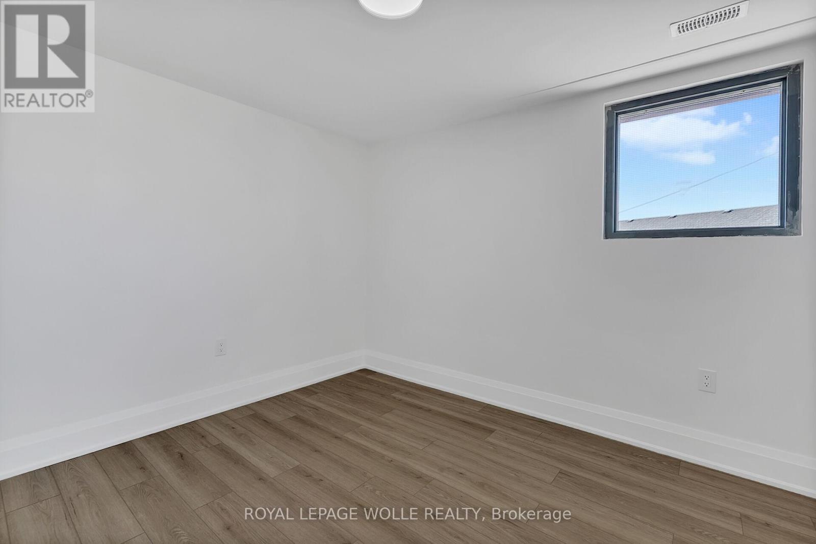 












1 - 581 LANCASTER STREET W

,
Kitchener,




Ontario
N2K1M5


