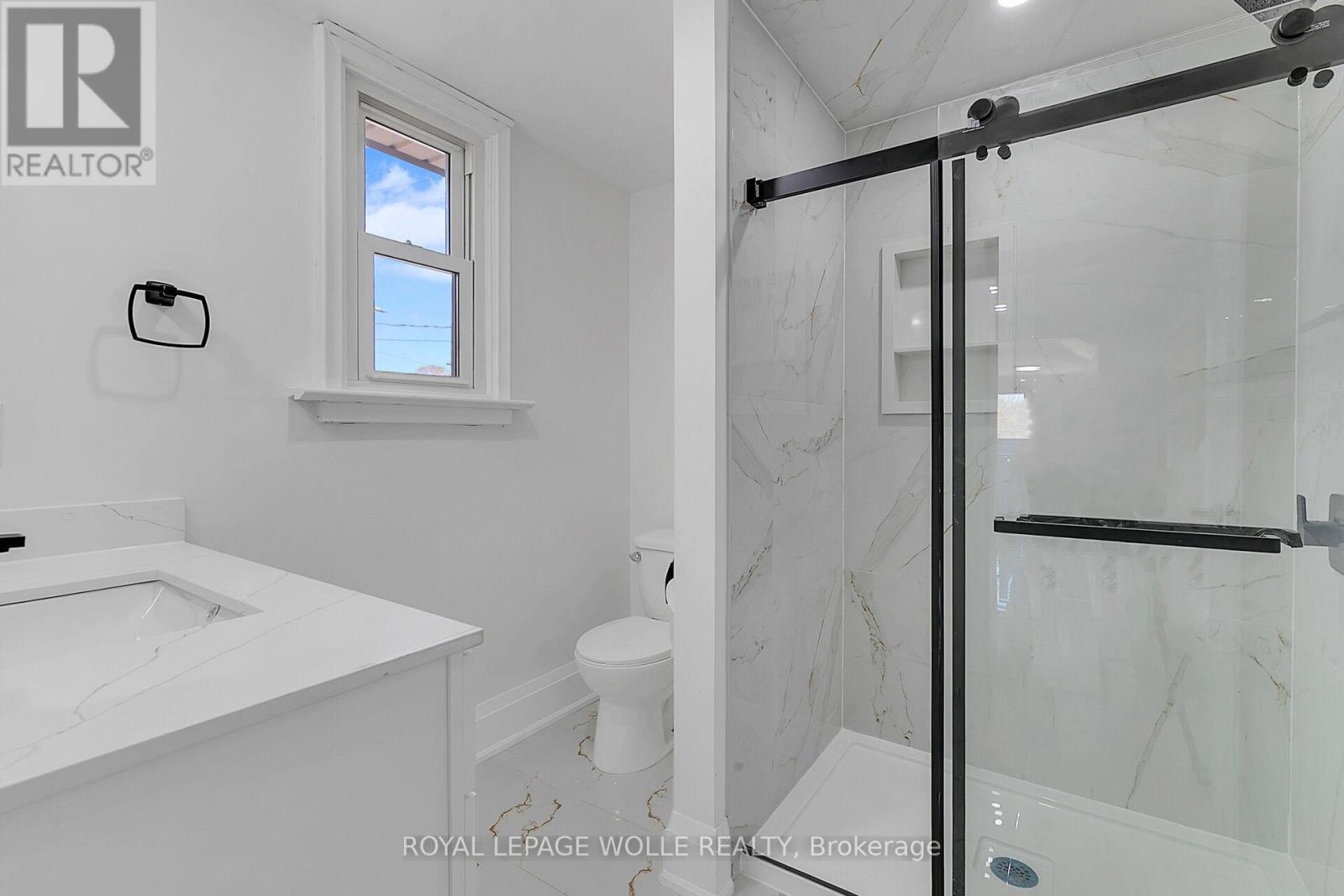 












1 - 581 LANCASTER STREET W

,
Kitchener,




Ontario
N2K1M5


