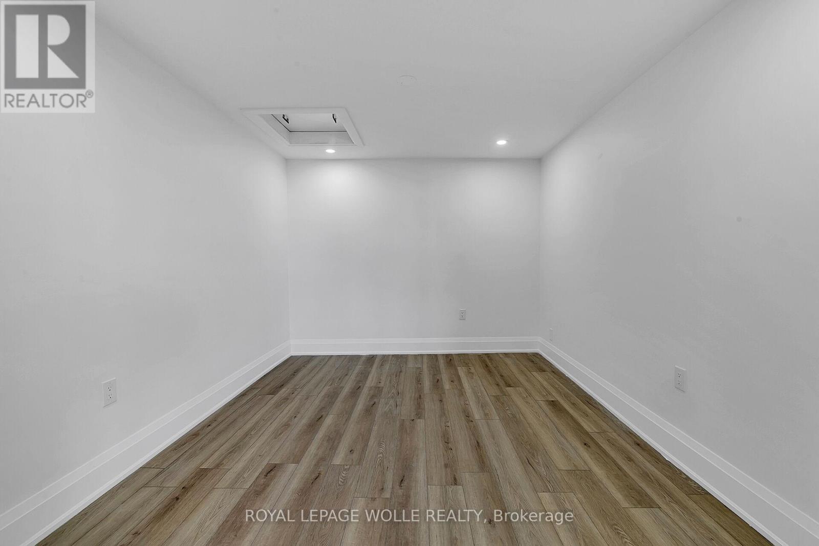 












1 - 581 LANCASTER STREET W

,
Kitchener,




Ontario
N2K1M5

