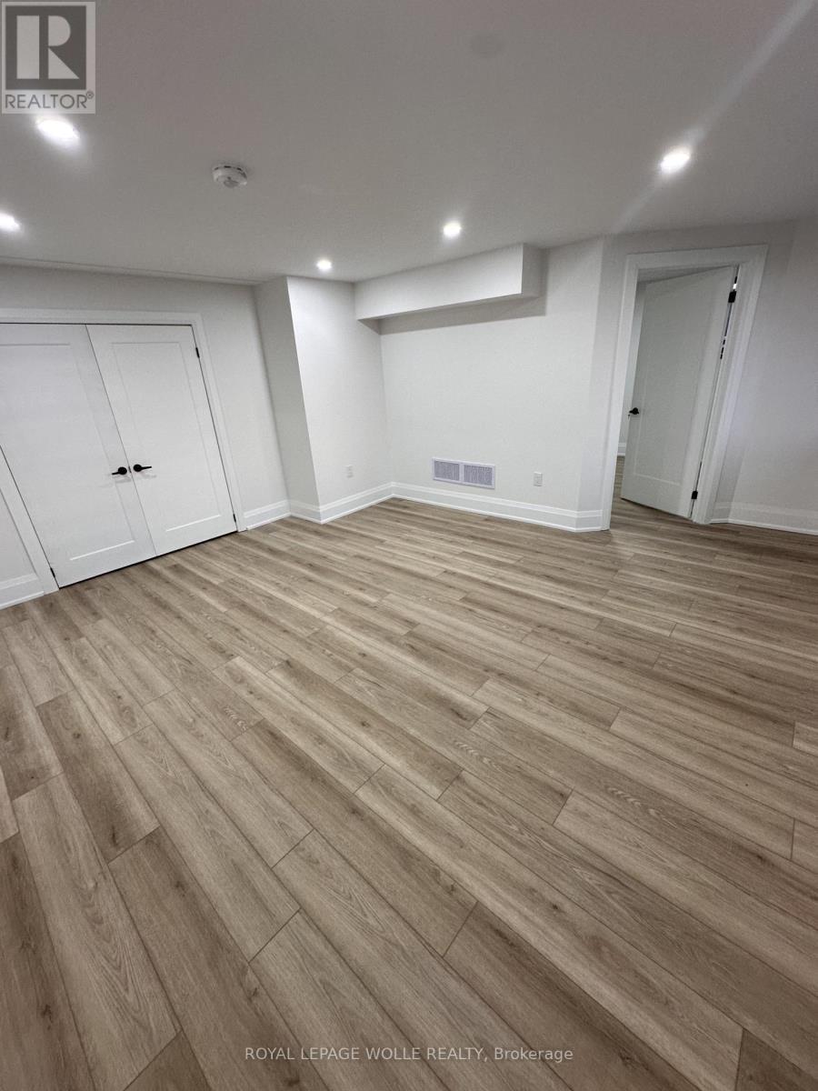 












1 - 581 LANCASTER STREET W

,
Kitchener,




Ontario
N2K1M5

