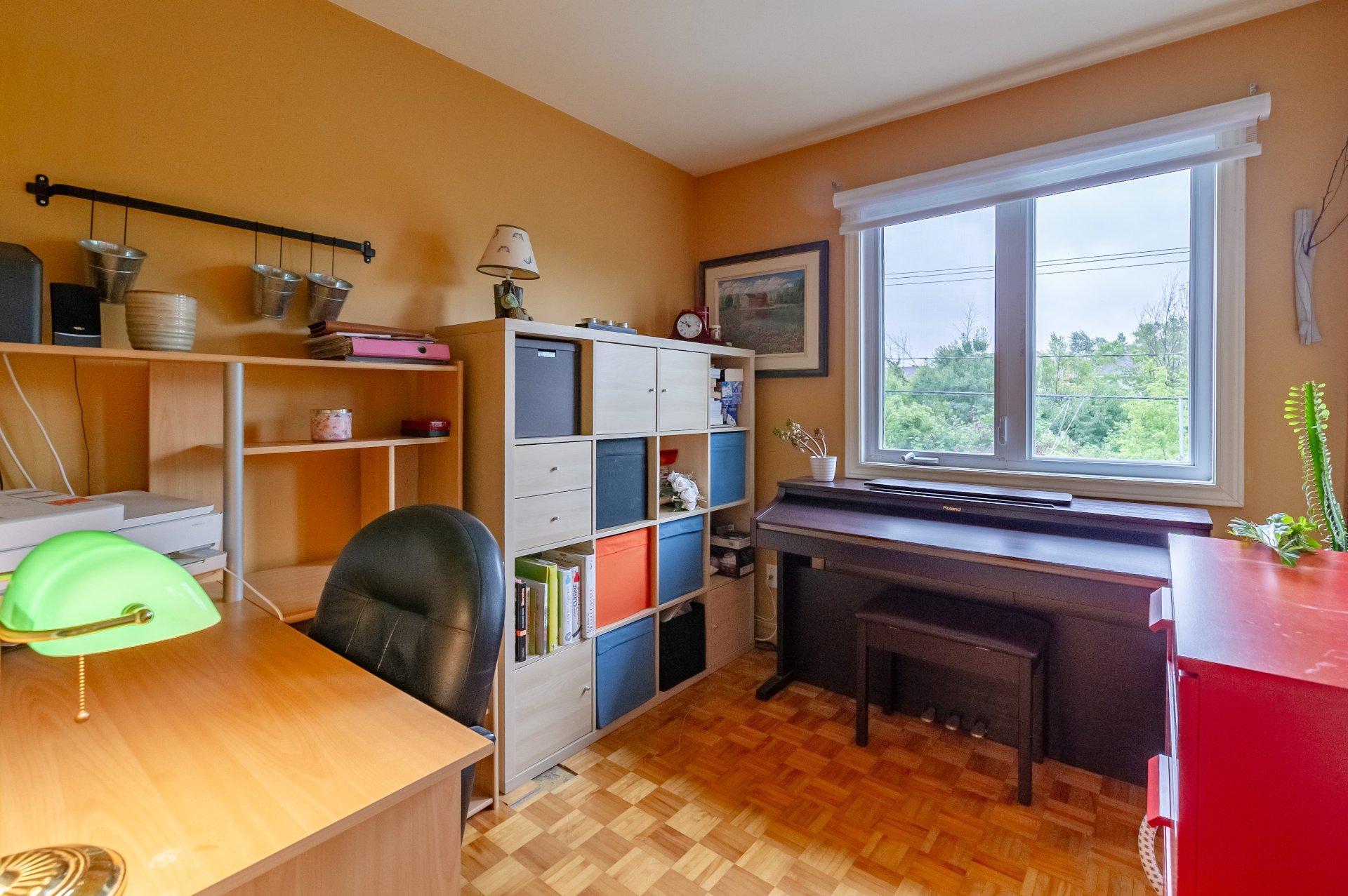 









6130


Av. Boniface

,
Brossard,




QC
J4Z2L7

