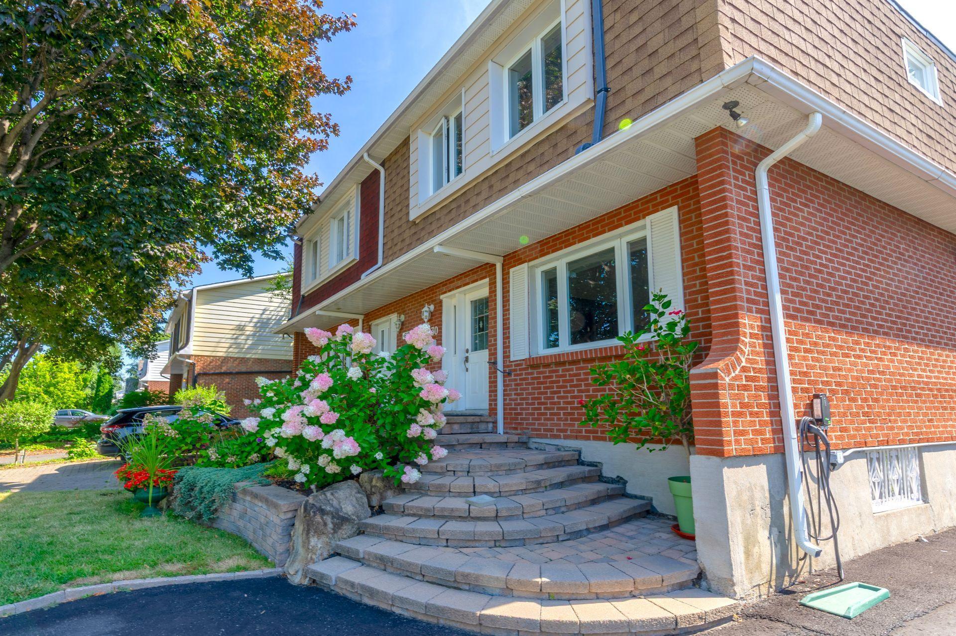 









6130


Av. Boniface

,
Brossard,




QC
J4Z2L7

