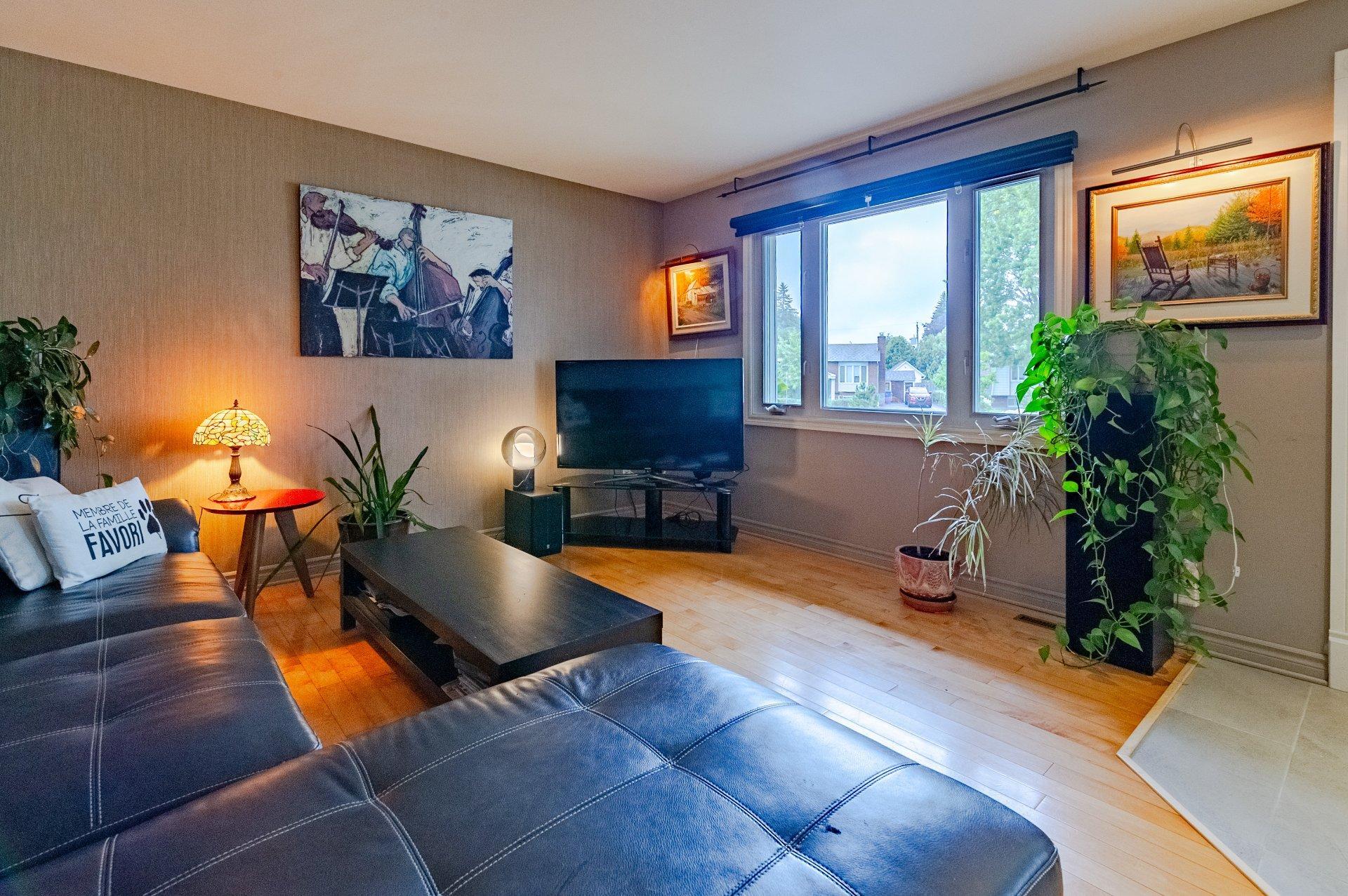 









6130


Av. Boniface

,
Brossard,




QC
J4Z2L7

