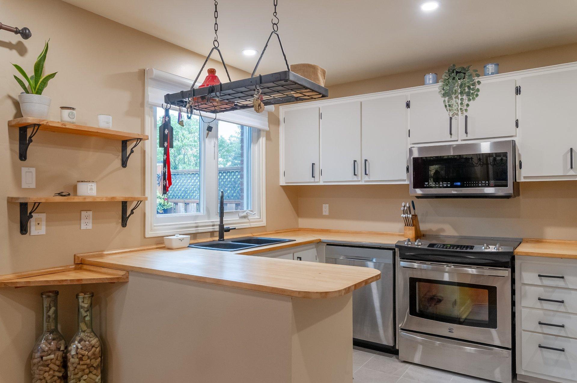 









6130


Av. Boniface

,
Brossard,




QC
J4Z2L7

