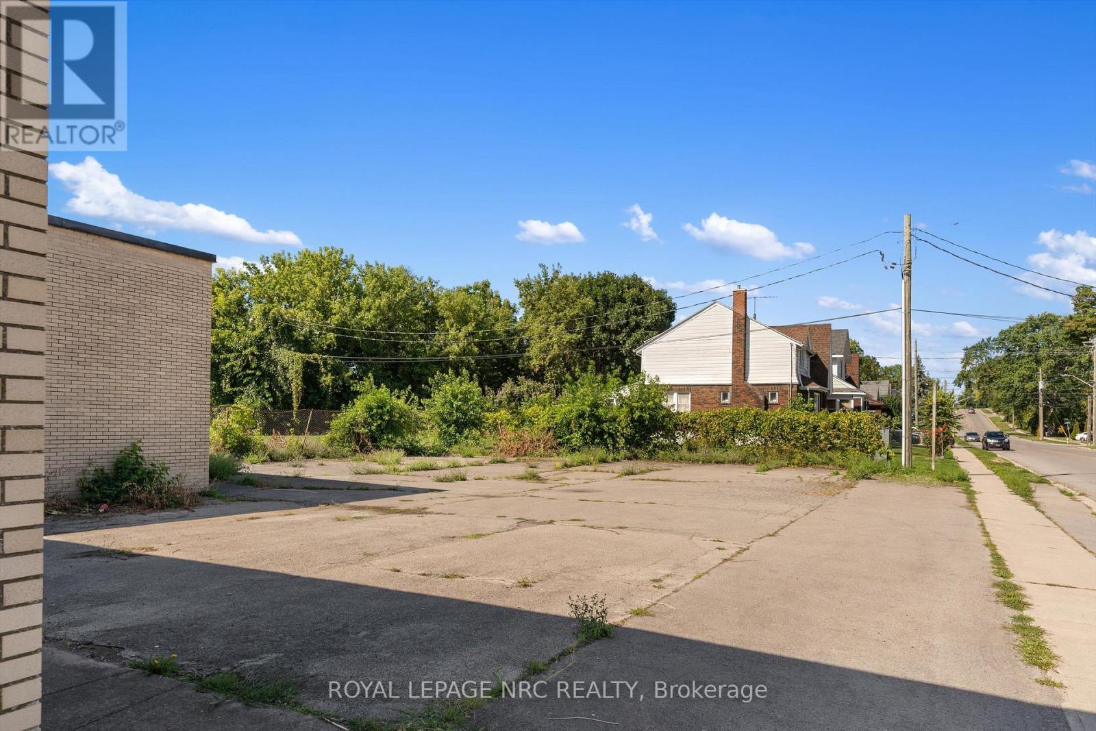 












155 NIAGARA BOULEVARD

,
Fort Erie (Central),




Ontario
L2A3G6

