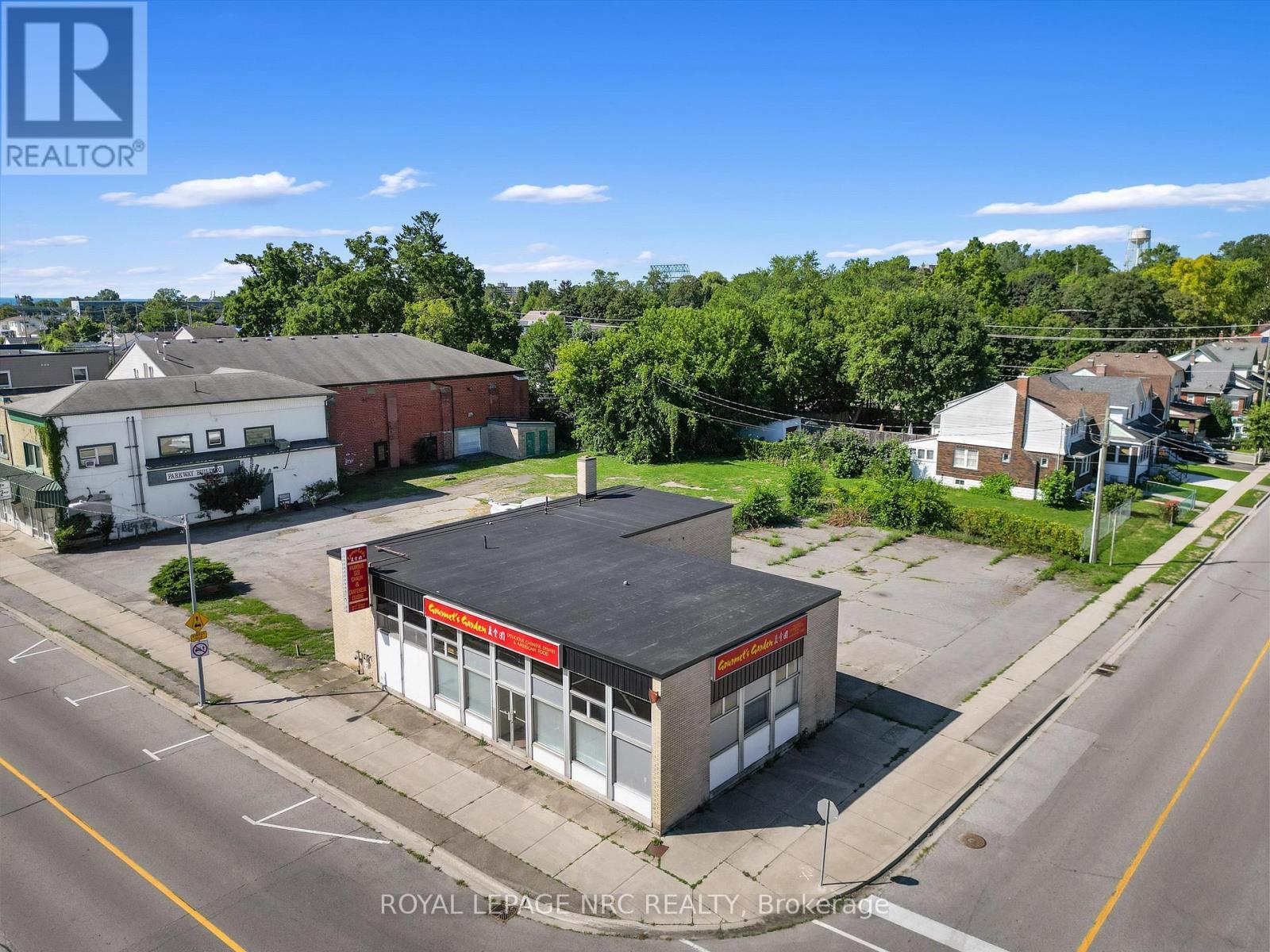












155 NIAGARA BOULEVARD

,
Fort Erie (Central),




Ontario
L2A3G6

