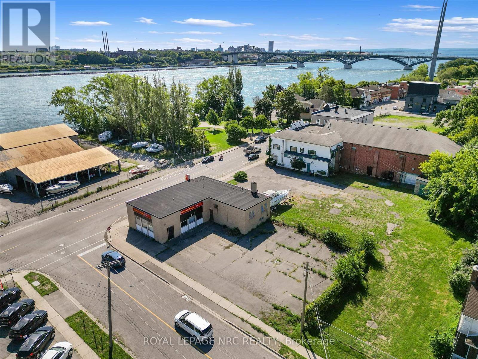 












155 NIAGARA BOULEVARD

,
Fort Erie (Central),




Ontario
L2A3G6

