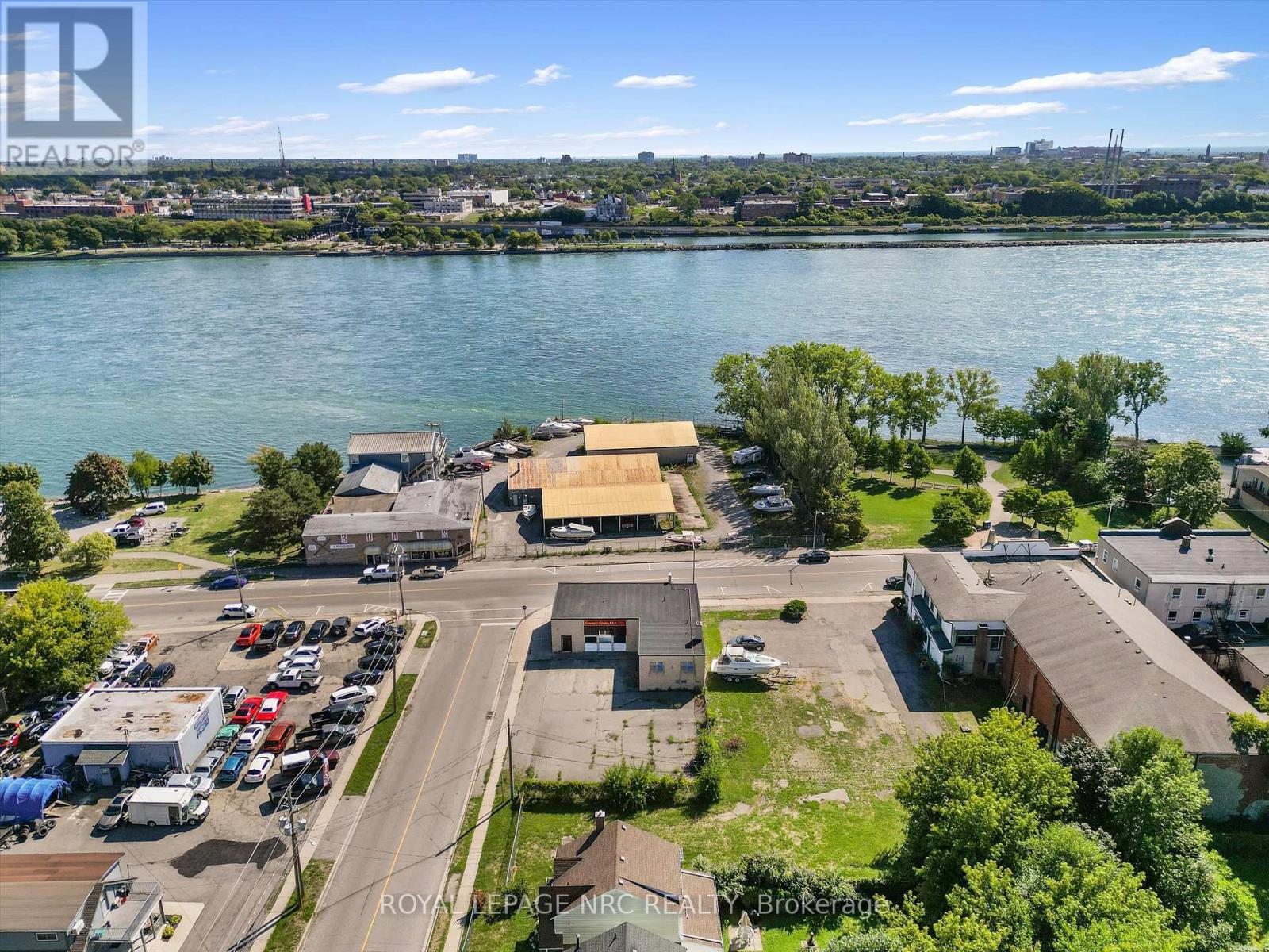 












155 NIAGARA BOULEVARD

,
Fort Erie (Central),




Ontario
L2A3G6

