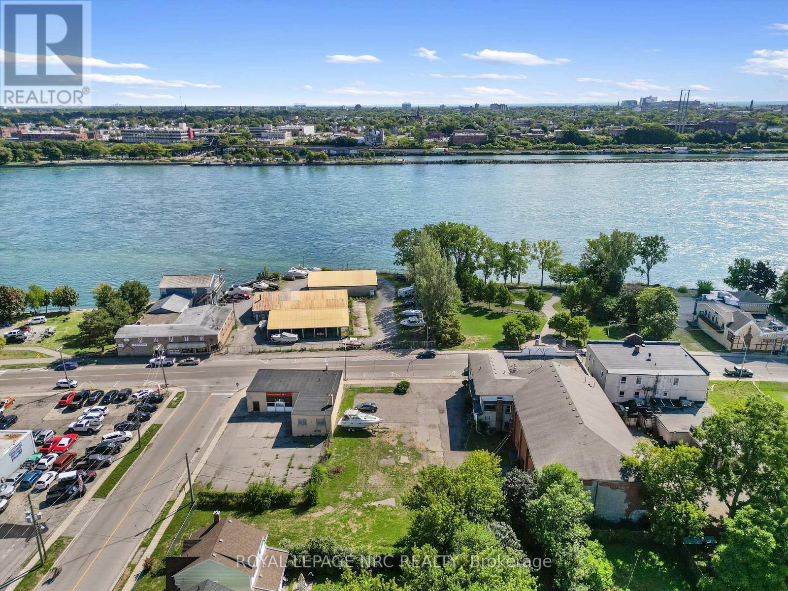












155 NIAGARA BOULEVARD

,
Fort Erie (Central),




Ontario
L2A3G6

