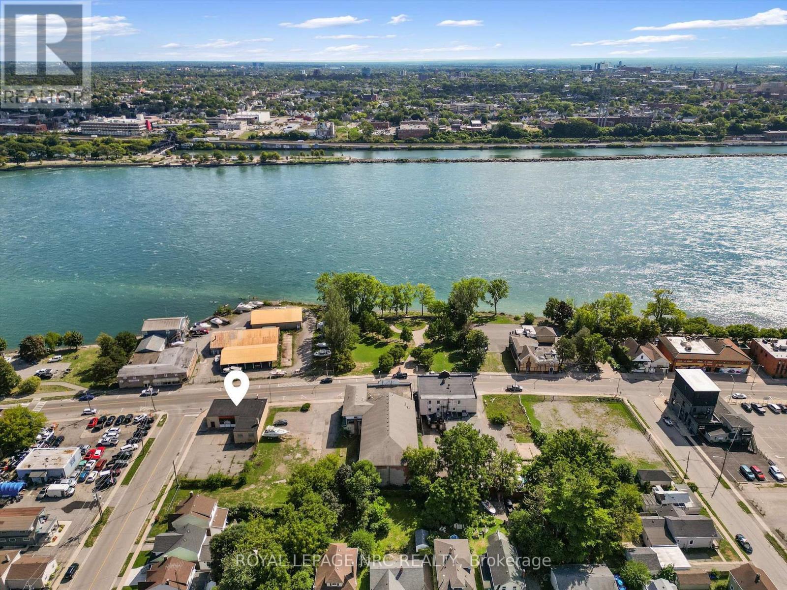 












155 NIAGARA BOULEVARD

,
Fort Erie (Central),




Ontario
L2A3G6

