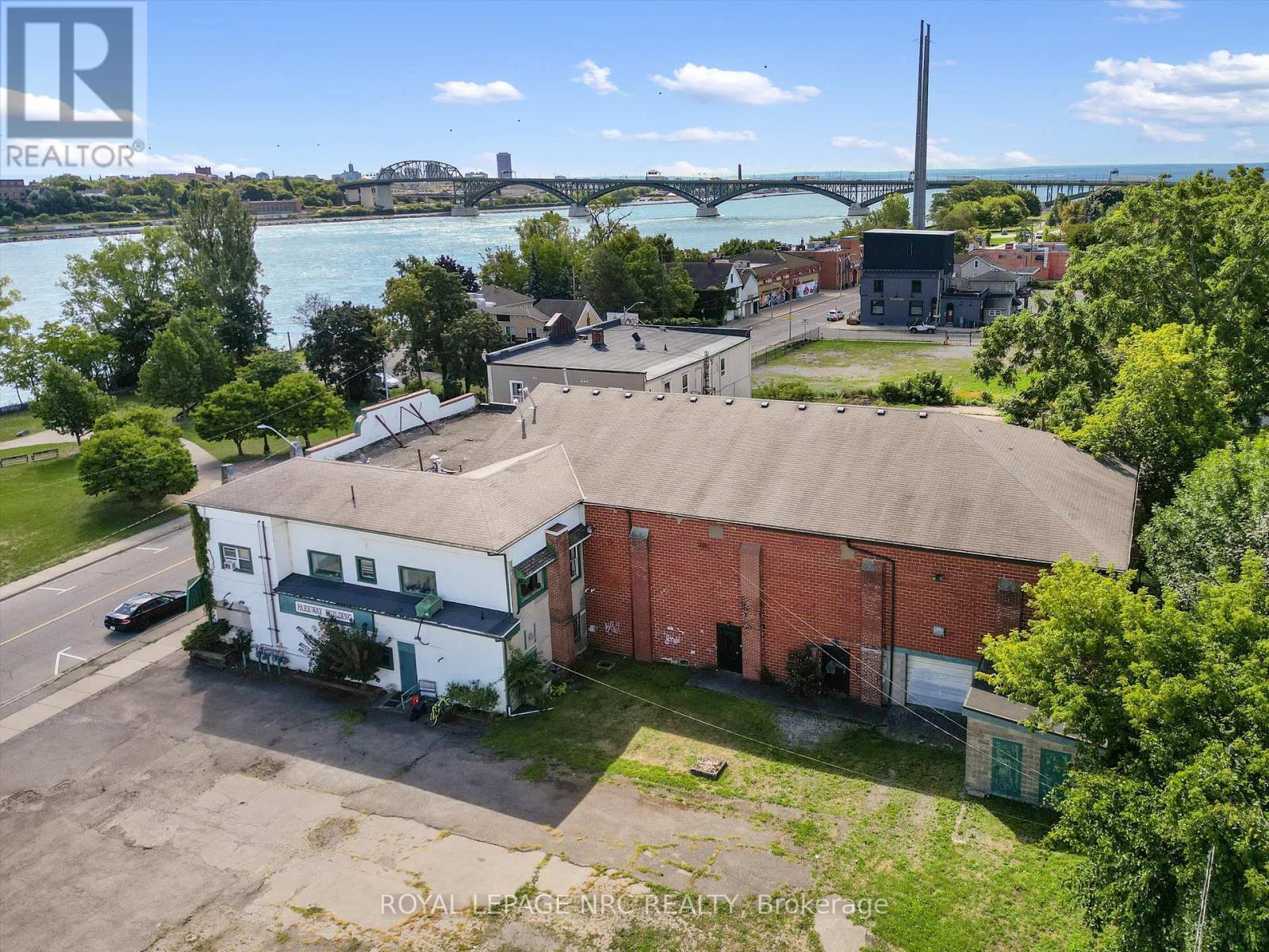 












131-139 NIAGARA BOULEVARD

,
Fort Erie (Central),




Ontario
L2A3G6

