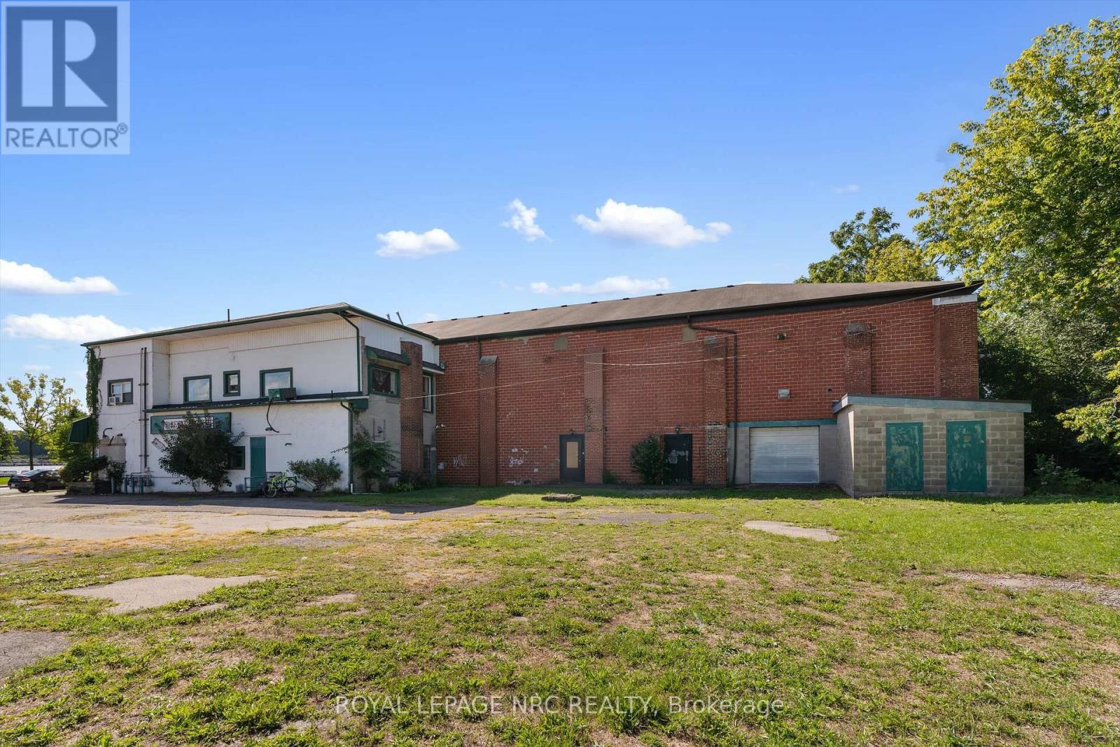 












131-139 NIAGARA BOULEVARD

,
Fort Erie (Central),




Ontario
L2A3G6

