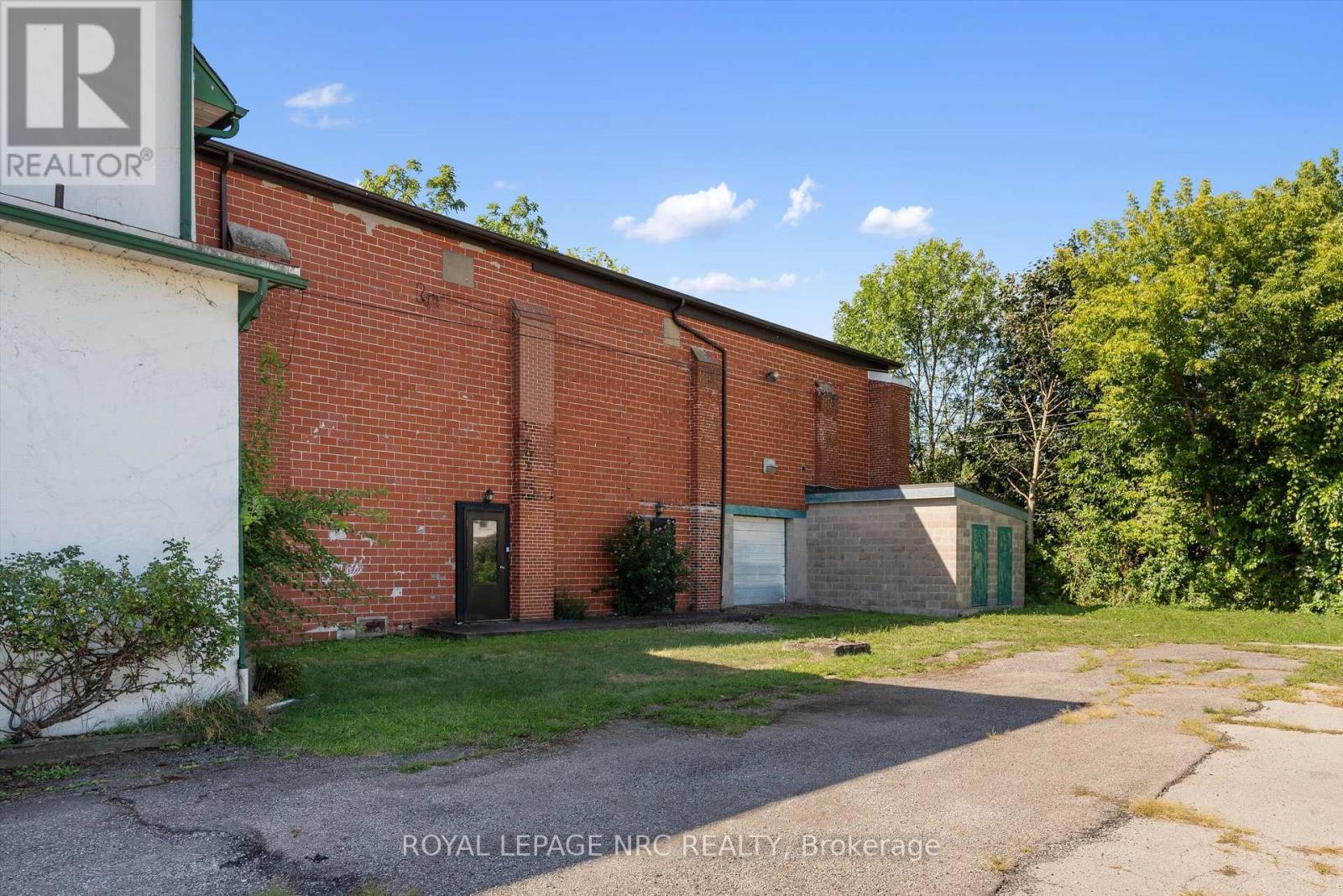 












131-139 NIAGARA BOULEVARD

,
Fort Erie (Central),




Ontario
L2A3G6

