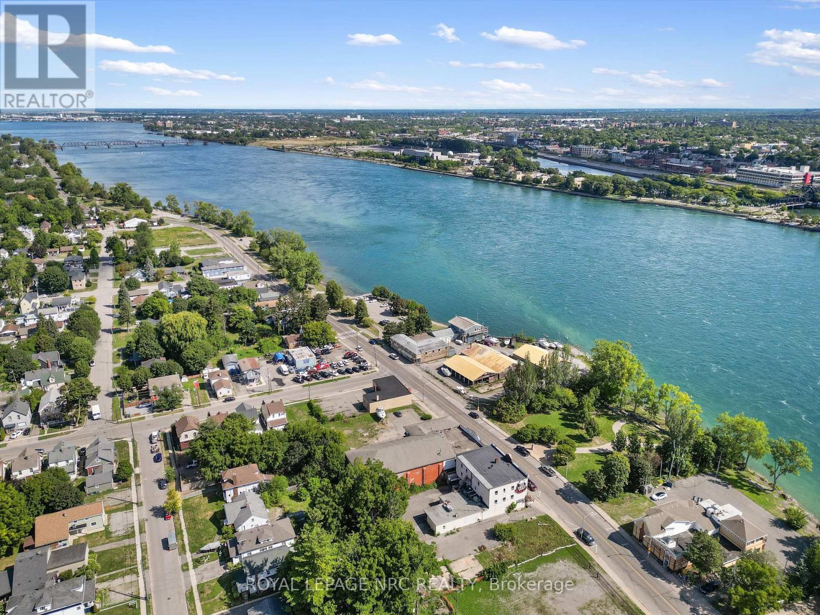 












131-139 NIAGARA BOULEVARD

,
Fort Erie (Central),




Ontario
L2A3G6

