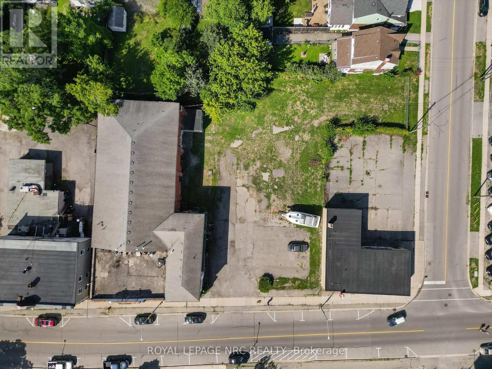 












131-139 NIAGARA BOULEVARD

,
Fort Erie (Central),




Ontario
L2A3G6

