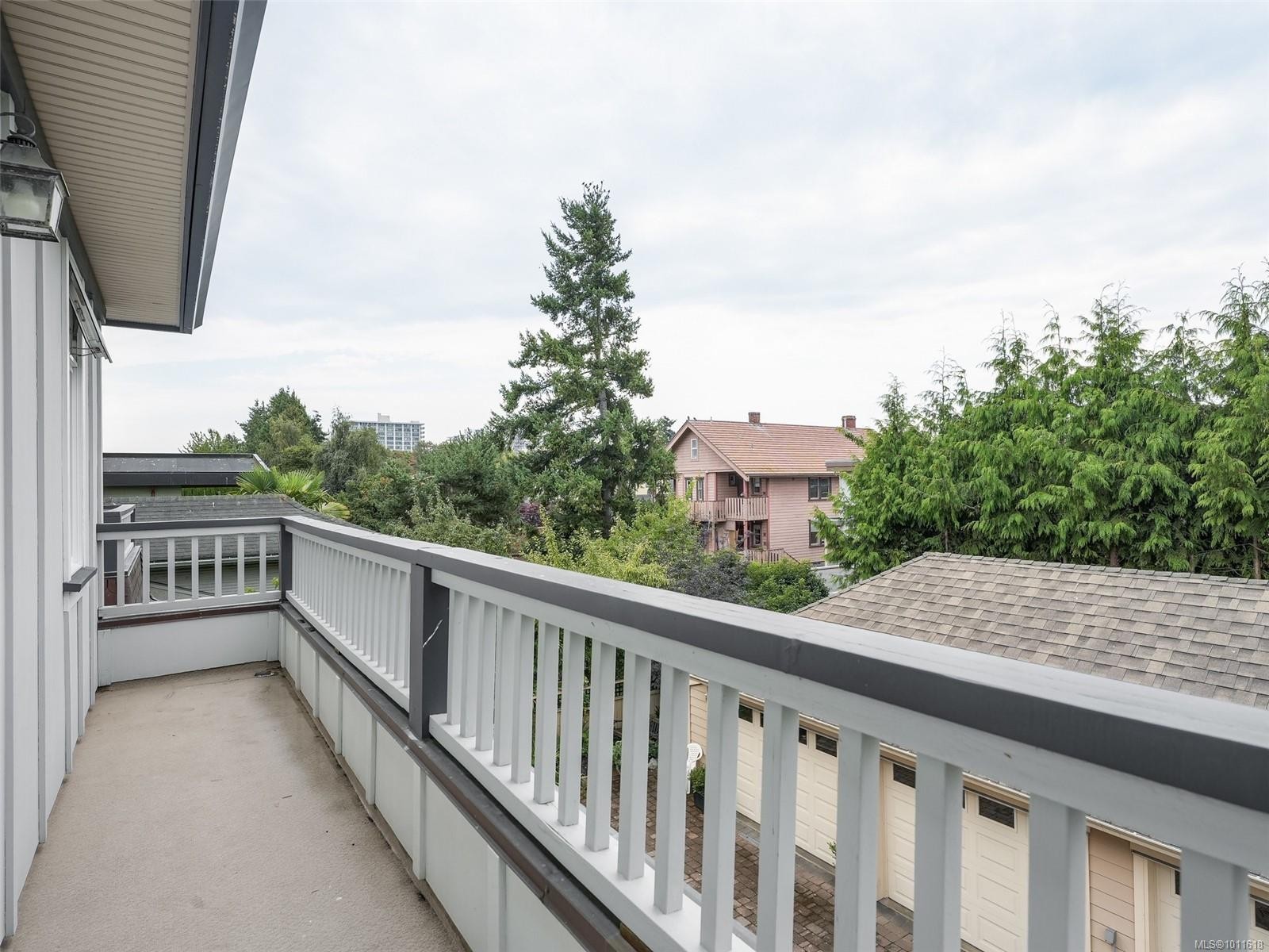 









209


Superior

St, 4,
Victoria,




BC
V8V 1T4

