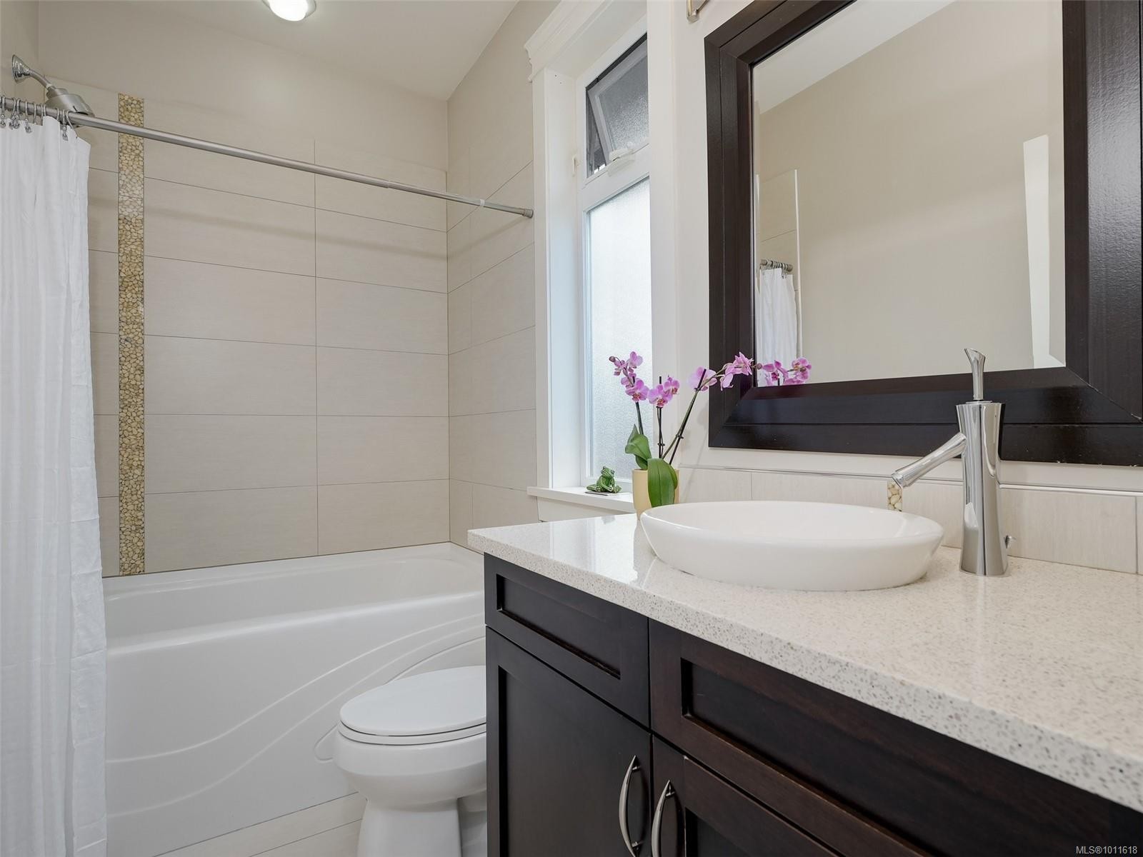 









209


Superior

St, 4,
Victoria,




BC
V8V 1T4

