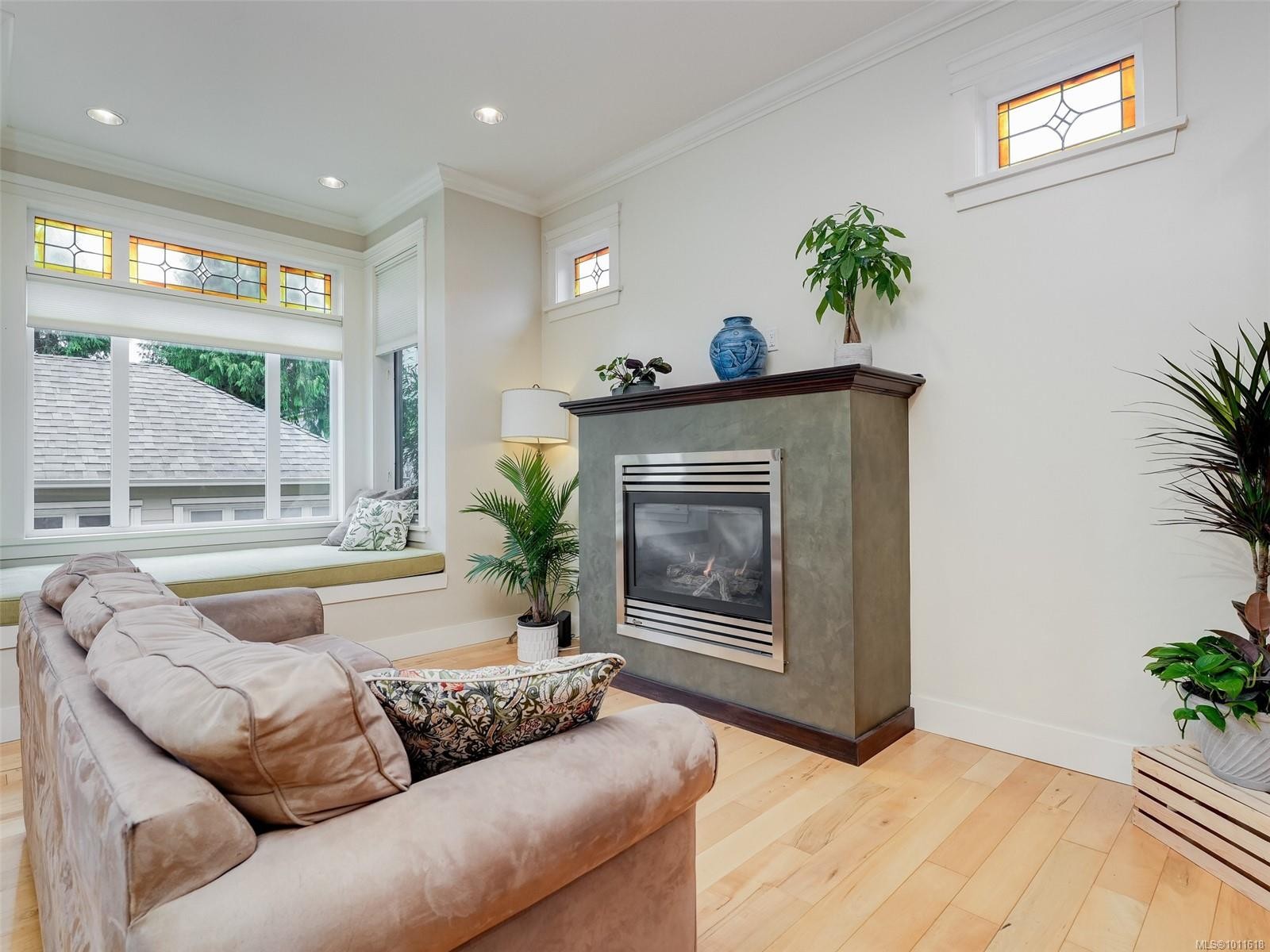 









209


Superior

St, 4,
Victoria,




BC
V8V 1T4

