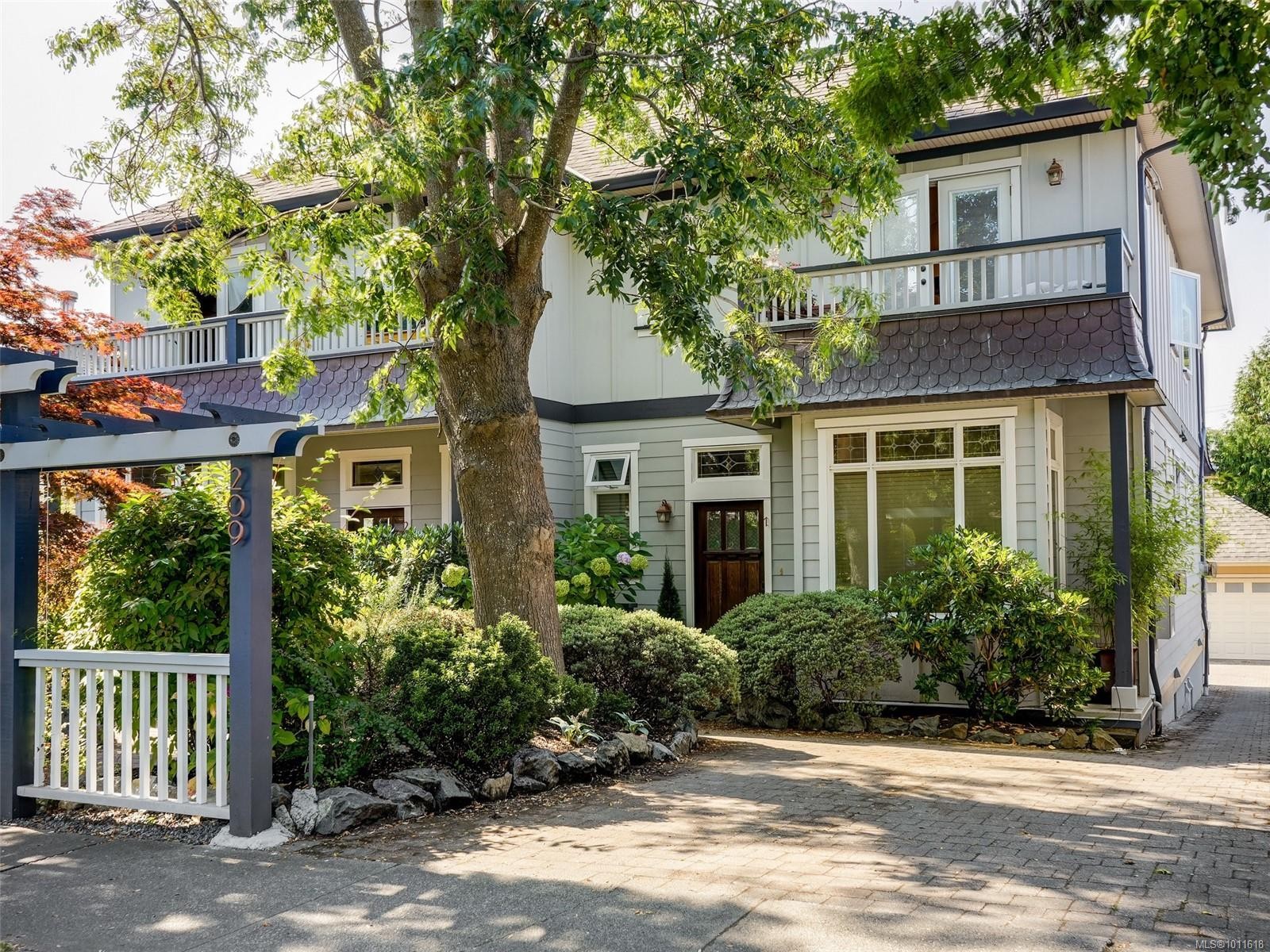 









209


Superior

St, 4,
Victoria,




BC
V8V 1T4

