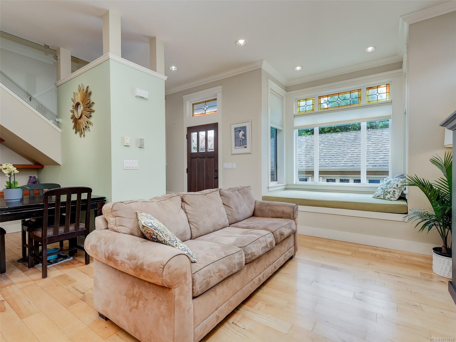 









209


Superior

St, 4,
Victoria,




BC
V8V 1T4

