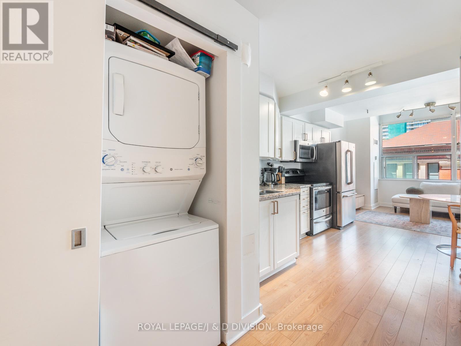 












308 - 77 LOMBARD STREET

,
Toronto,




Ontario
M5C3E1

