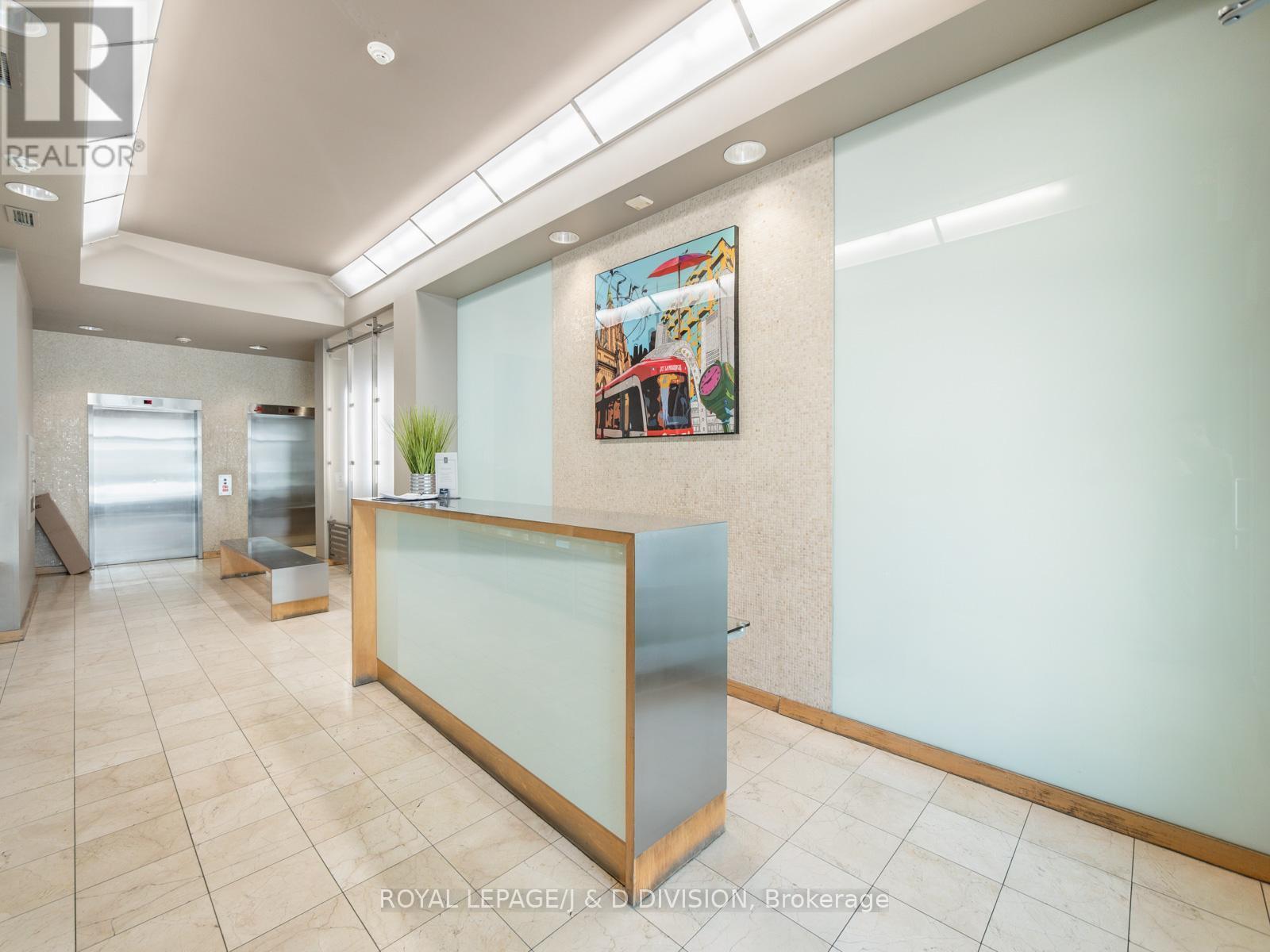












308 - 77 LOMBARD STREET

,
Toronto,




Ontario
M5C3E1

