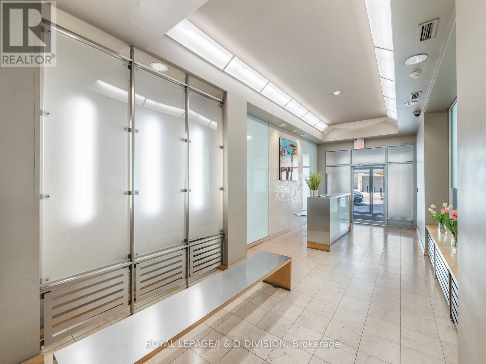 












308 - 77 LOMBARD STREET

,
Toronto,




Ontario
M5C3E1

