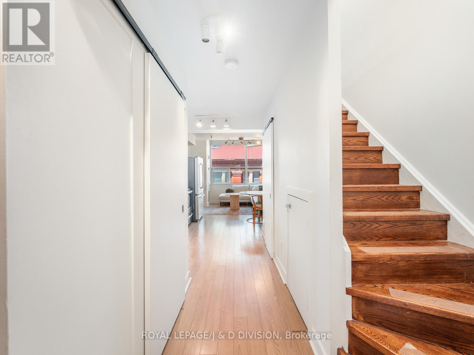 












308 - 77 LOMBARD STREET

,
Toronto,




Ontario
M5C3E1

