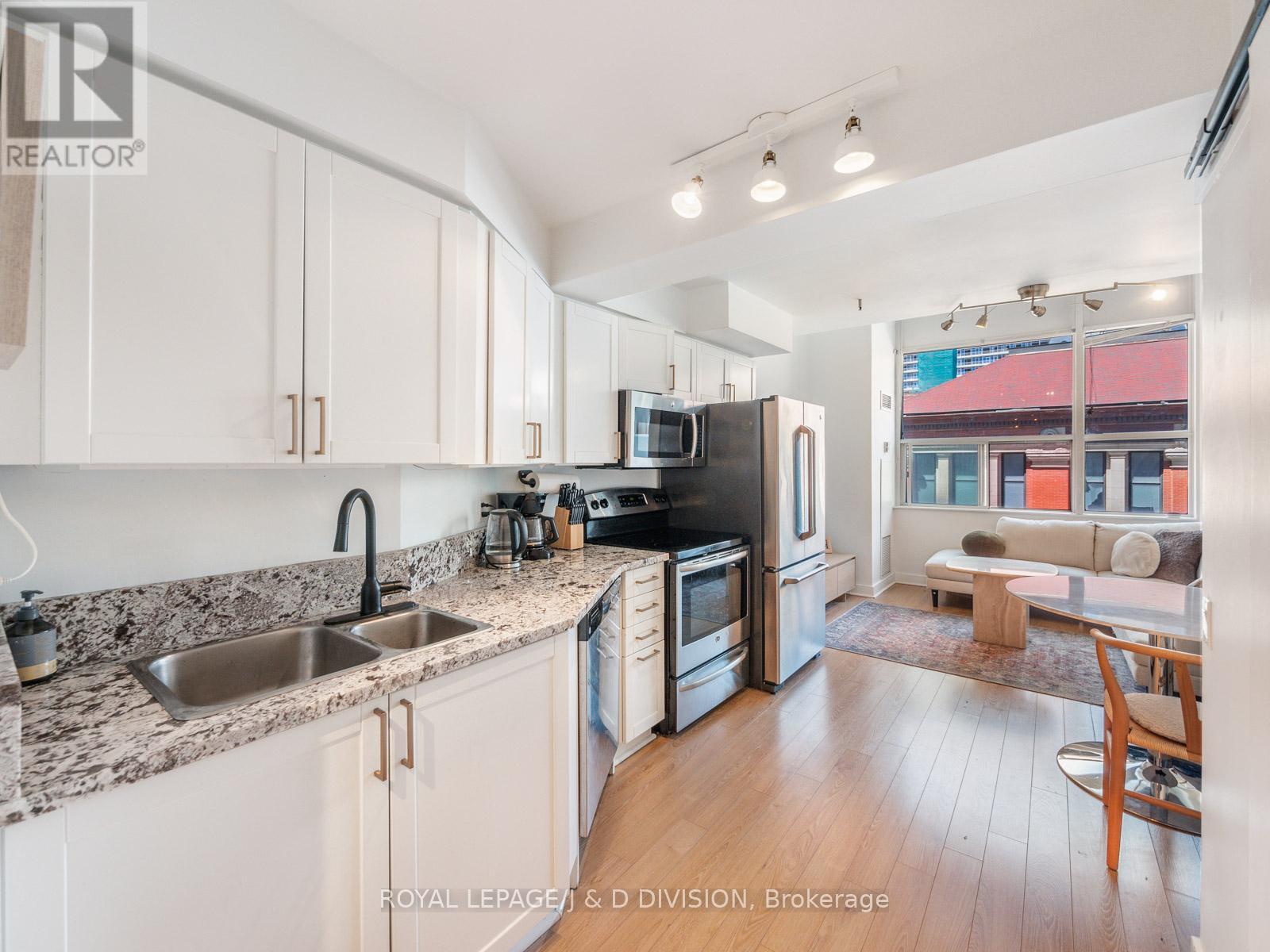 












308 - 77 LOMBARD STREET

,
Toronto,




Ontario
M5C3E1

