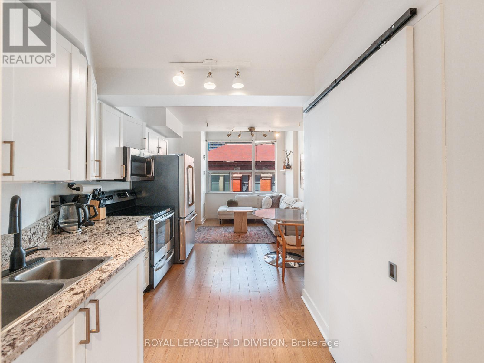












308 - 77 LOMBARD STREET

,
Toronto,




Ontario
M5C3E1

