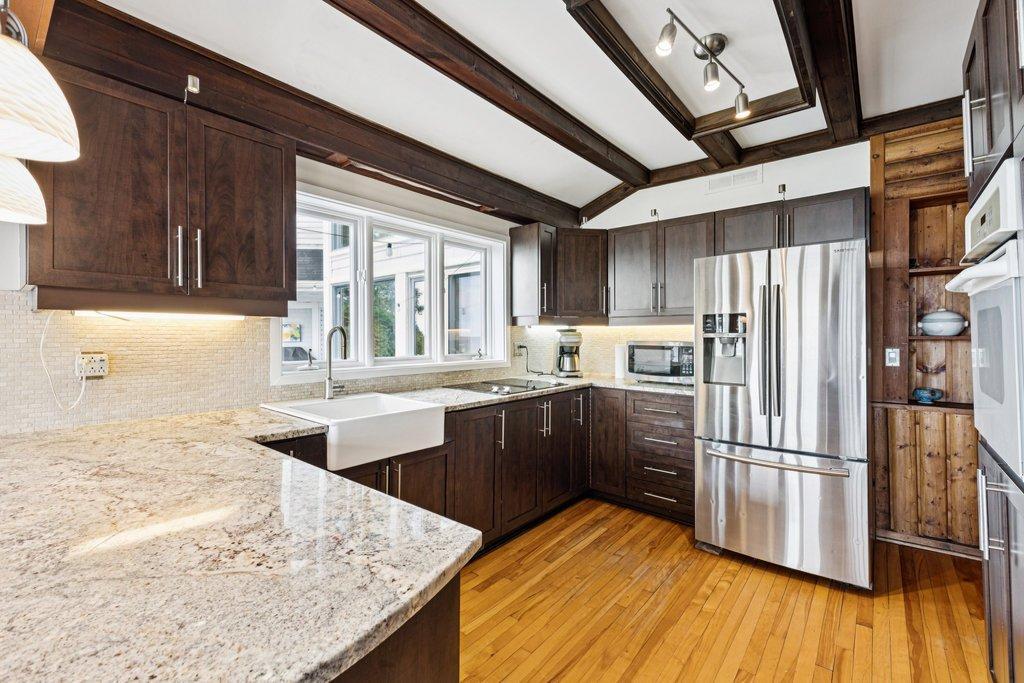 









13


Rue Woods

,
Gatineau (Aylmer),




QC
J9H6T4

