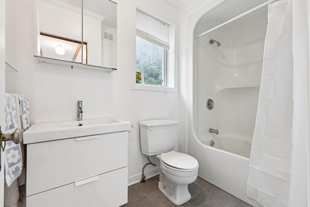 









13


Rue Woods

,
Gatineau (Aylmer),




QC
J9H6T4

