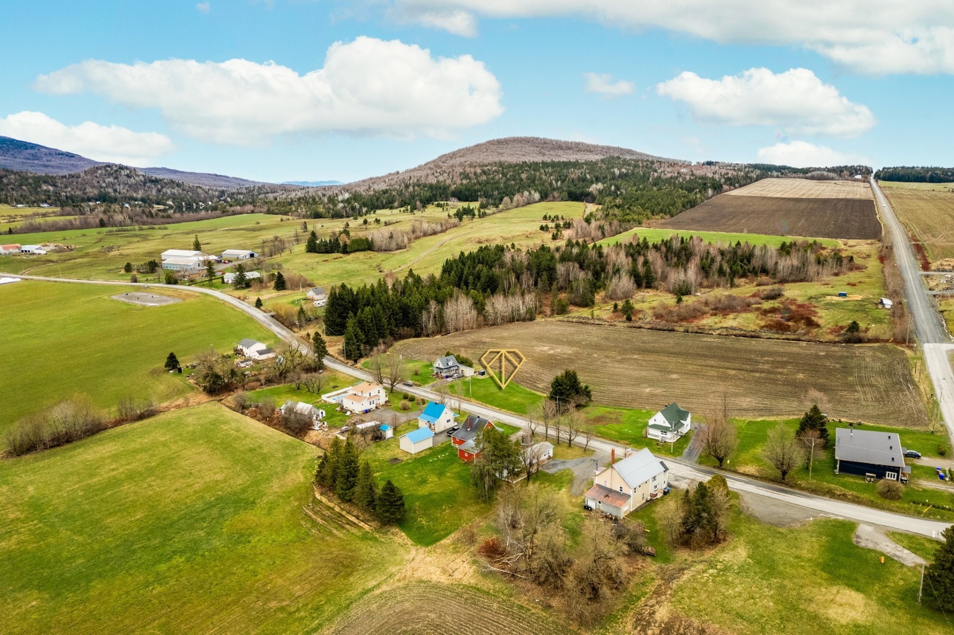 












Ch. St-Jacques

,
Saint-Herménégilde,







QC
J0B2W0

