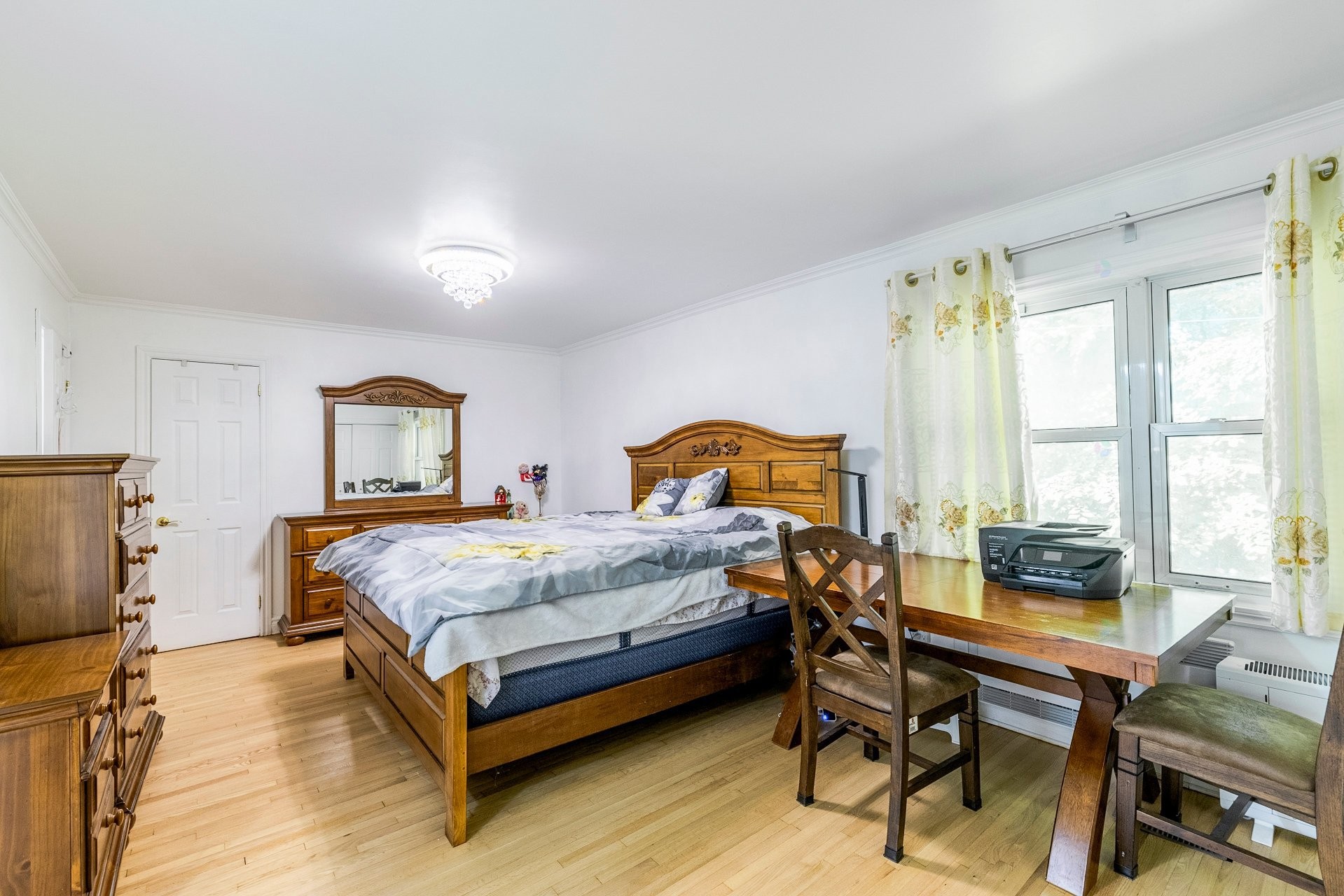 









533


Boul. Beaconsfield

,
Beaconsfield,




QC
H9W4C8

