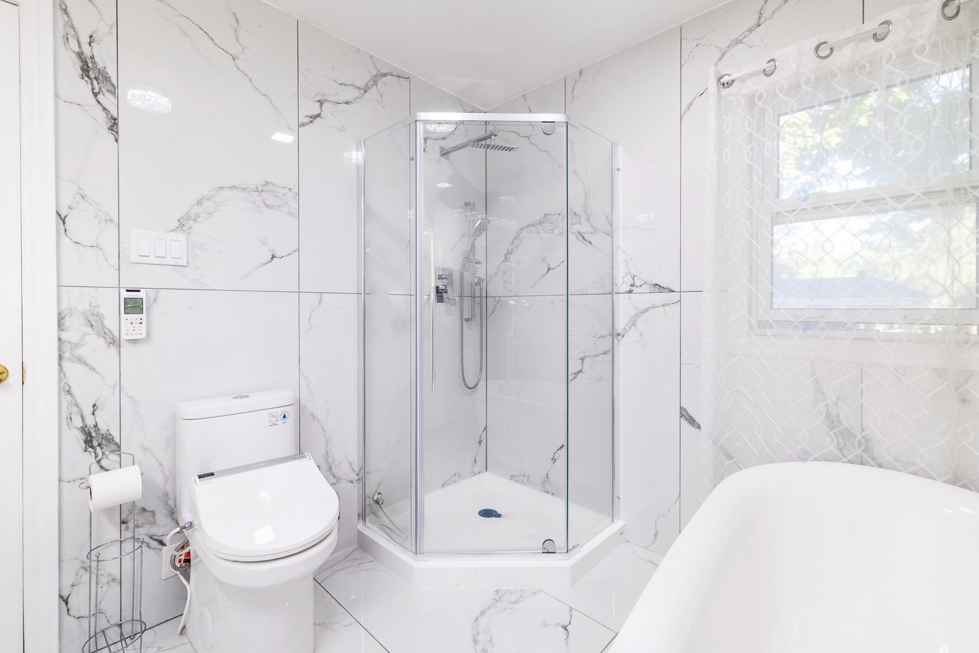 









533


Boul. Beaconsfield

,
Beaconsfield,




QC
H9W4C8

