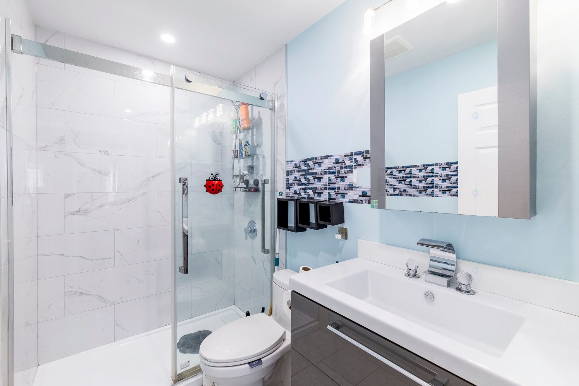 









533


Boul. Beaconsfield

,
Beaconsfield,




QC
H9W4C8

