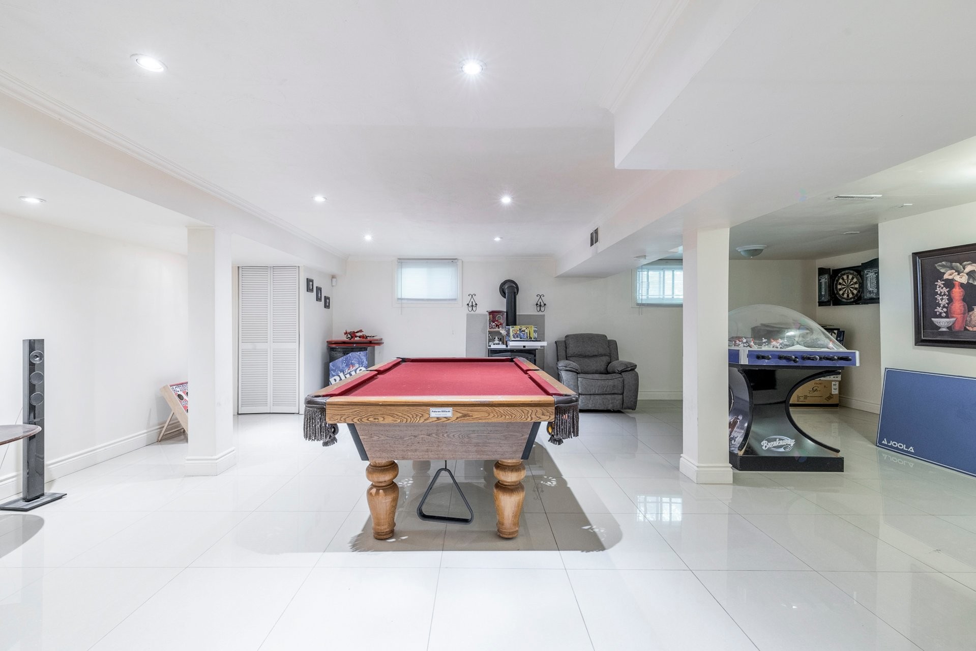 









533


Boul. Beaconsfield

,
Beaconsfield,




QC
H9W4C8

