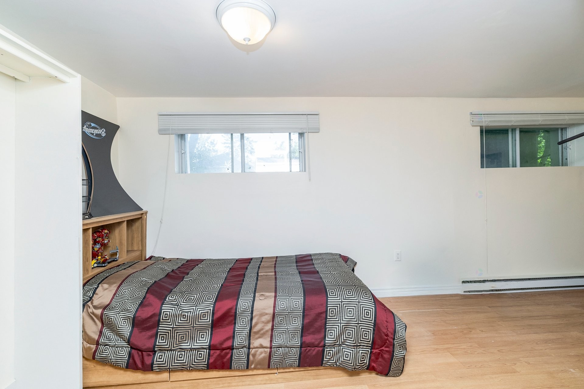 









533


Boul. Beaconsfield

,
Beaconsfield,




QC
H9W4C8

