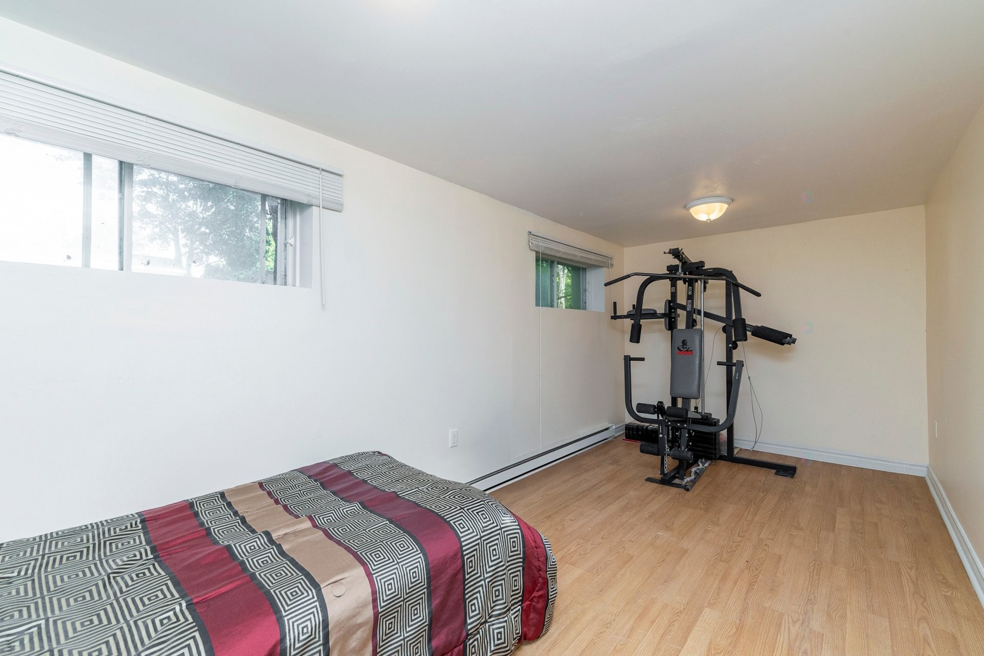 









533


Boul. Beaconsfield

,
Beaconsfield,




QC
H9W4C8

