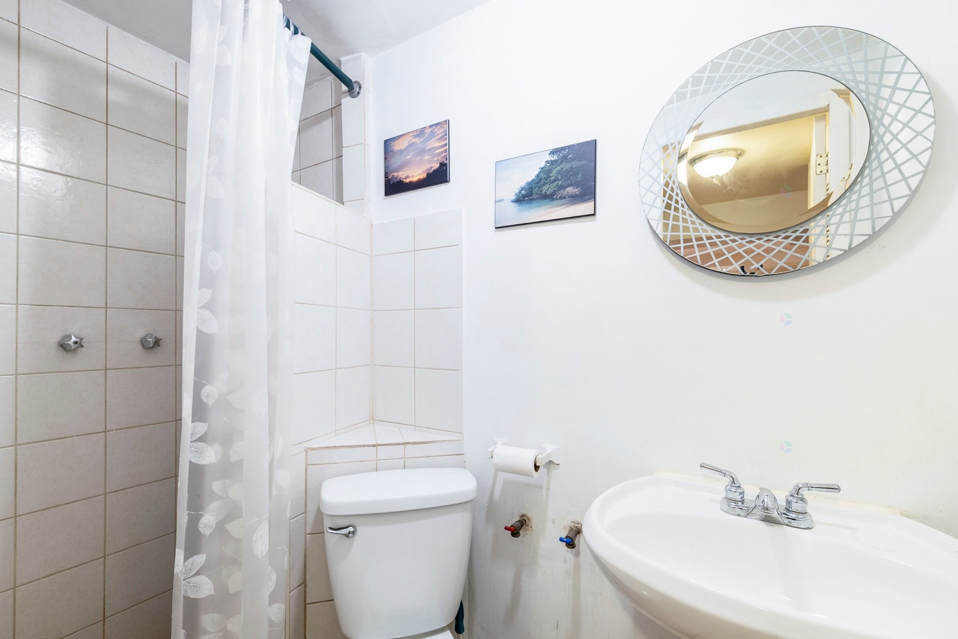 









533


Boul. Beaconsfield

,
Beaconsfield,




QC
H9W4C8

