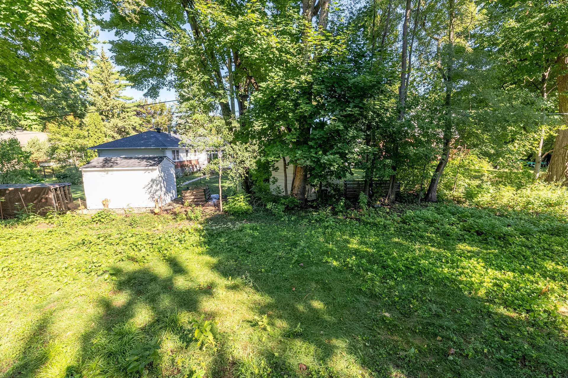 









533


Boul. Beaconsfield

,
Beaconsfield,




QC
H9W4C8

