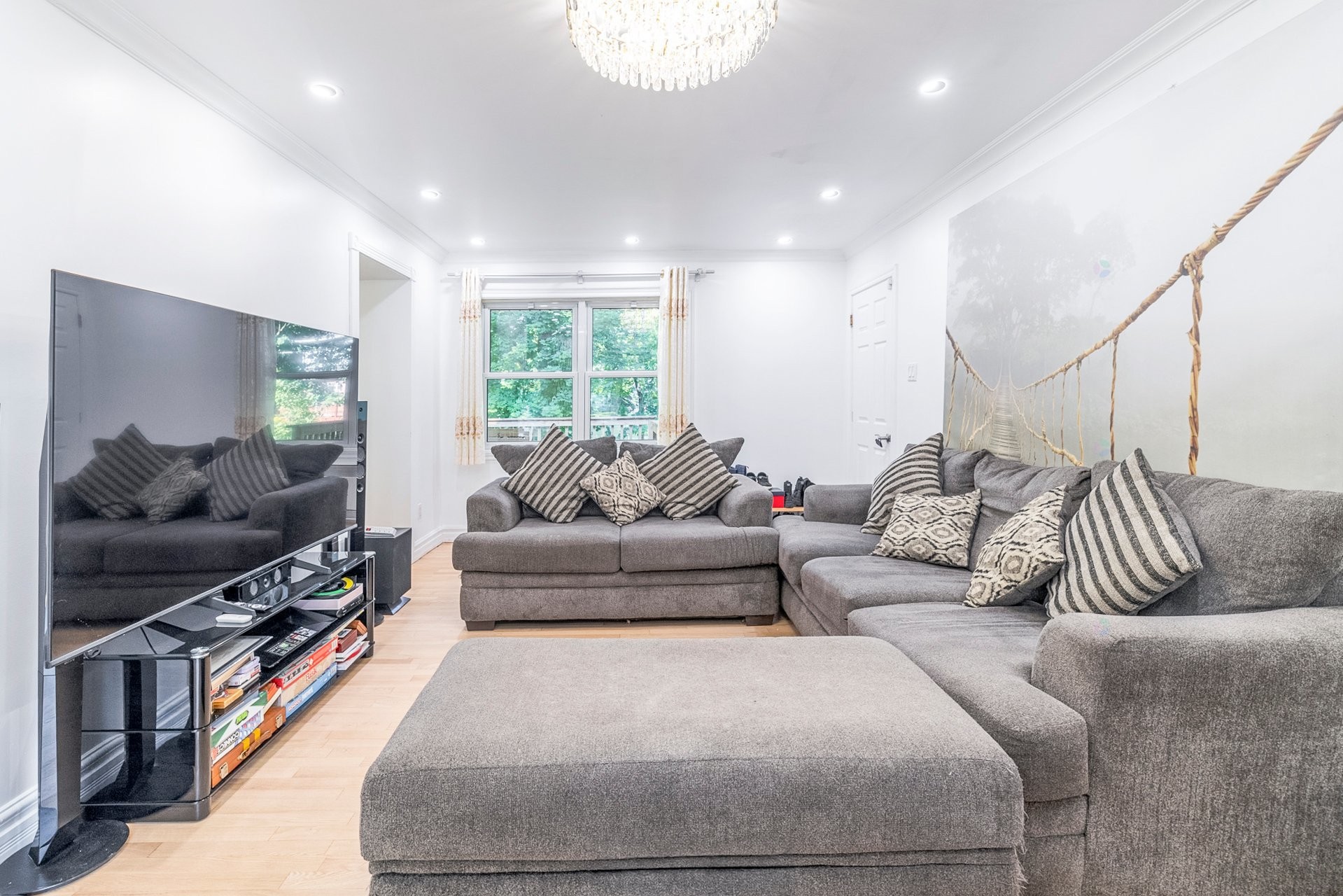 









533


Boul. Beaconsfield

,
Beaconsfield,




QC
H9W4C8

