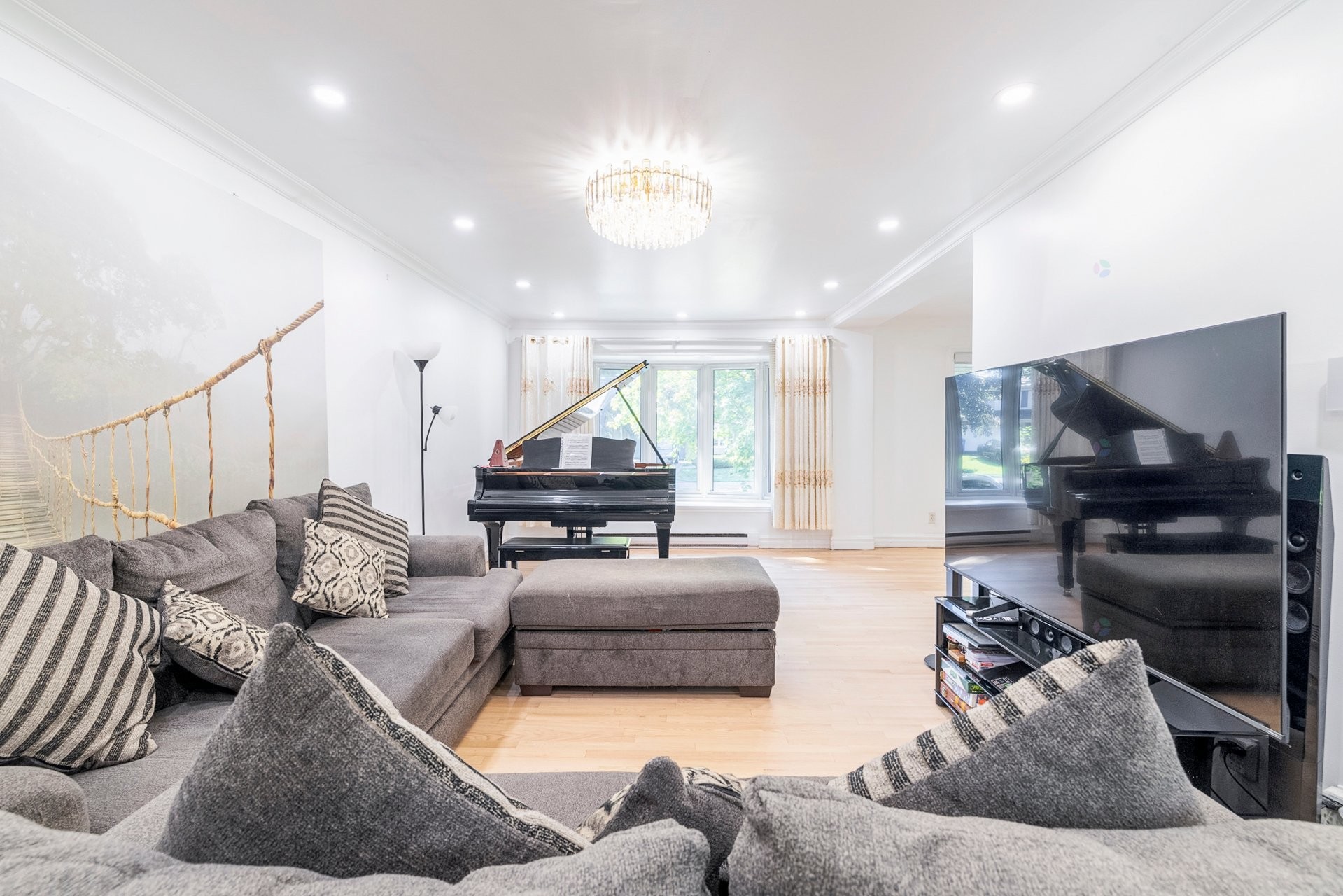 









533


Boul. Beaconsfield

,
Beaconsfield,




QC
H9W4C8

